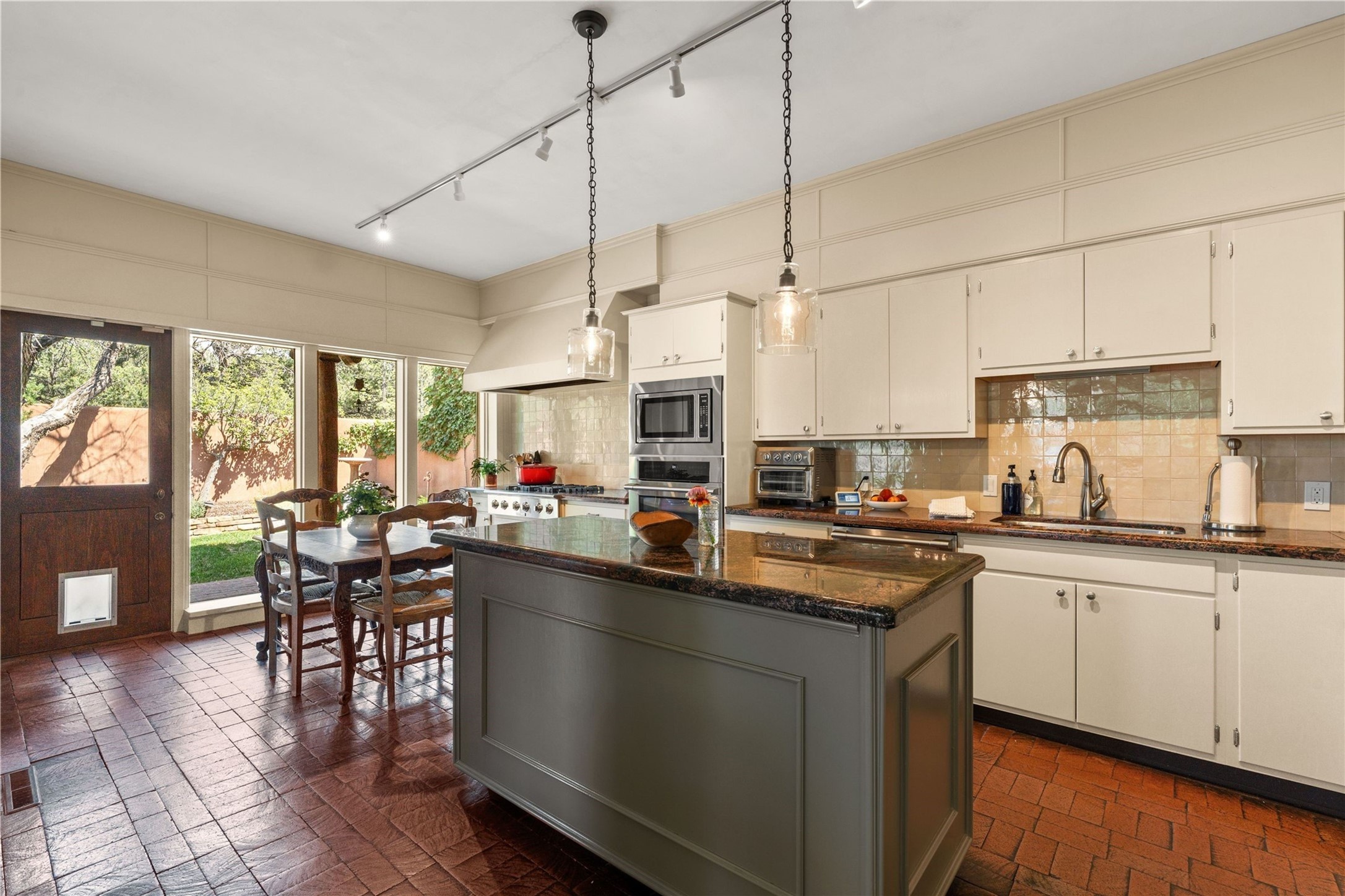 303 Cadiz Road