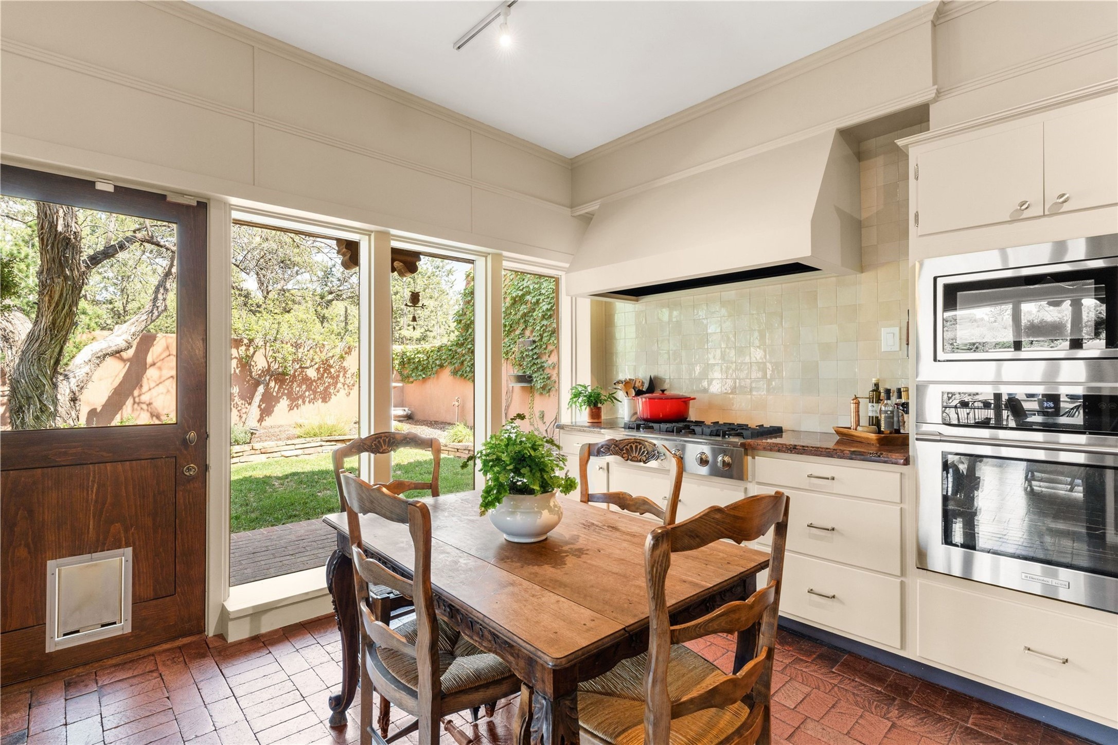 303 Cadiz Road
