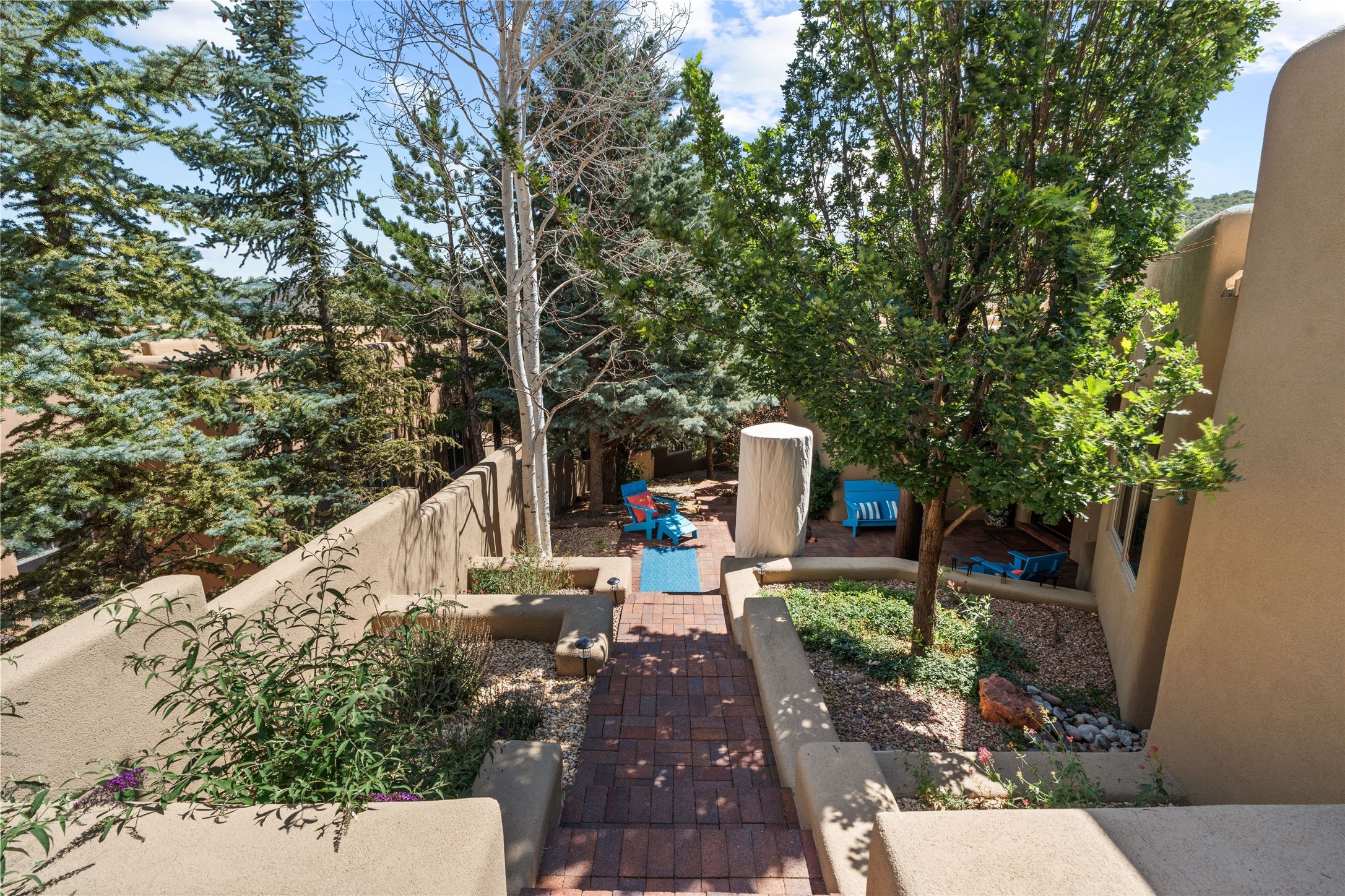 1519 Bent Hill