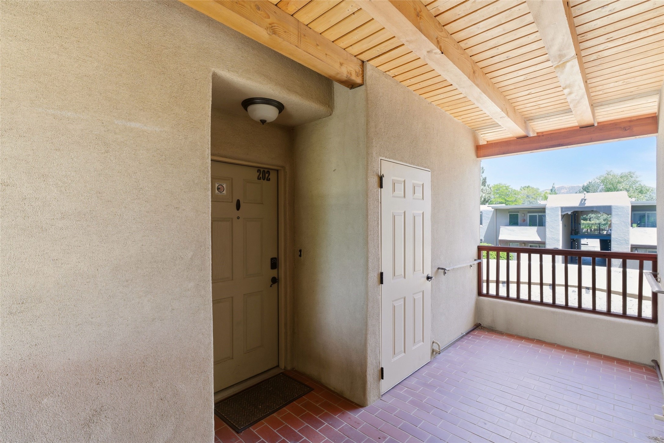 601 W San Mateo 202