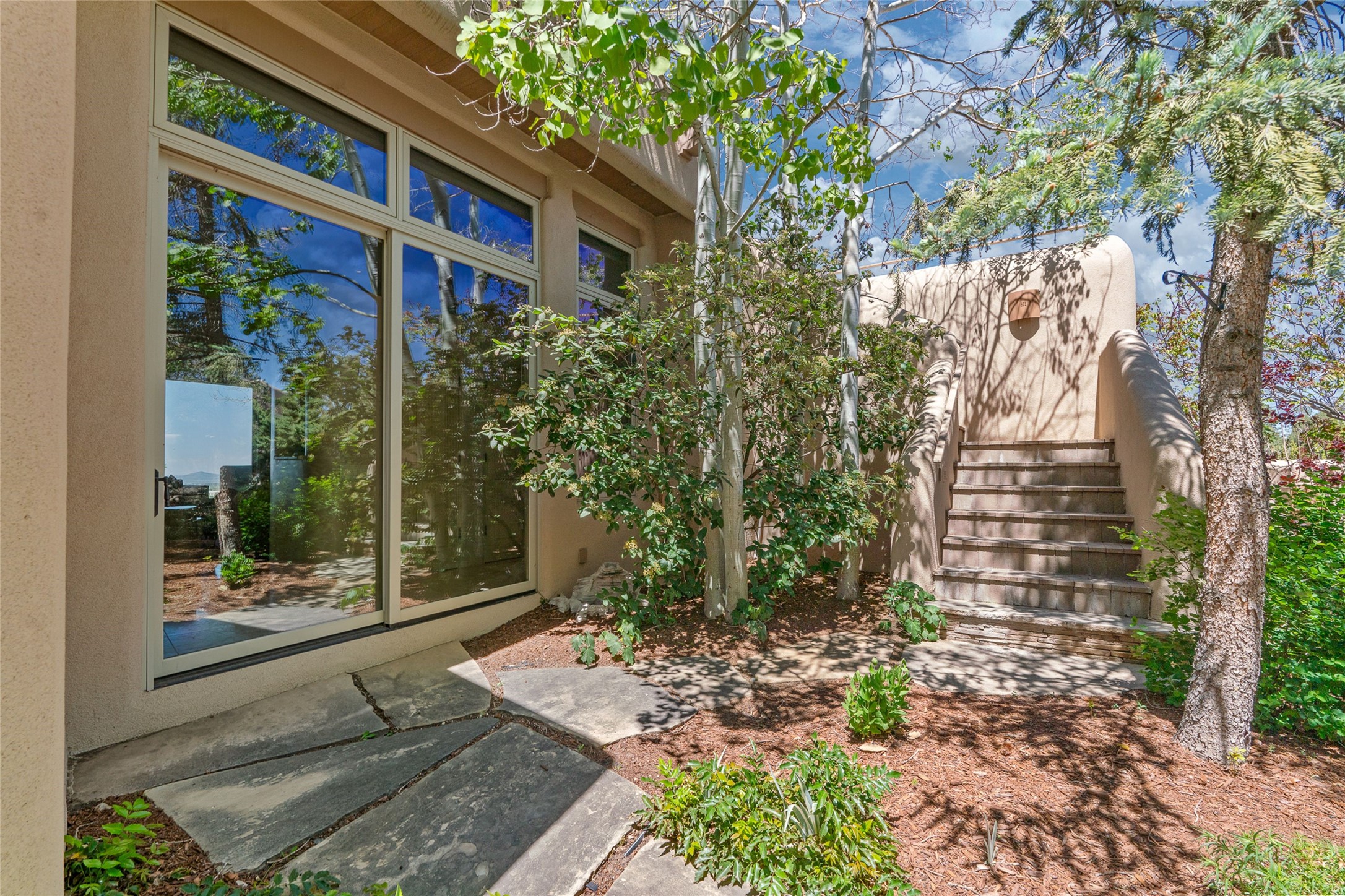 416 Los Altos Way