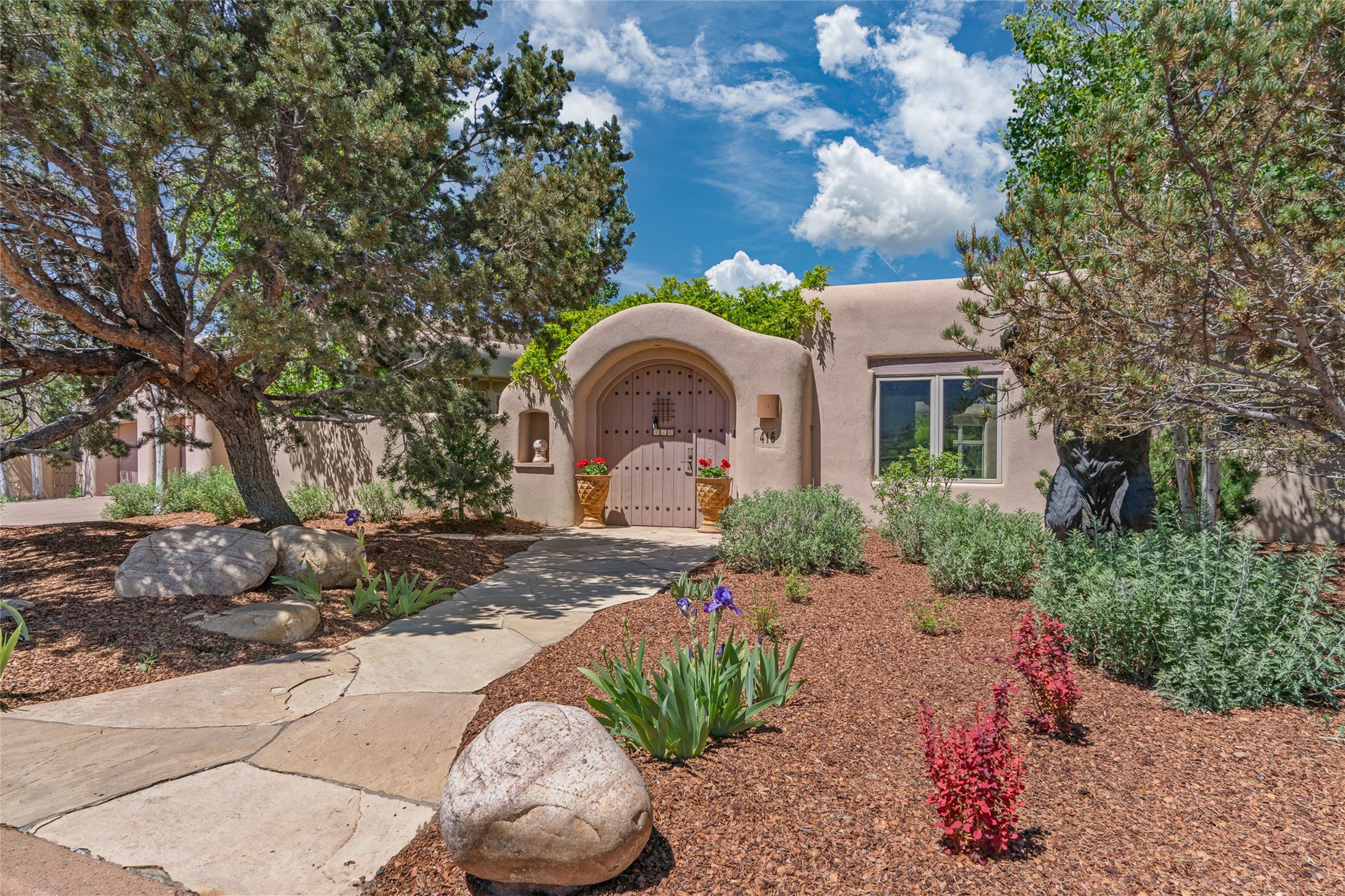 416 Los Altos Way