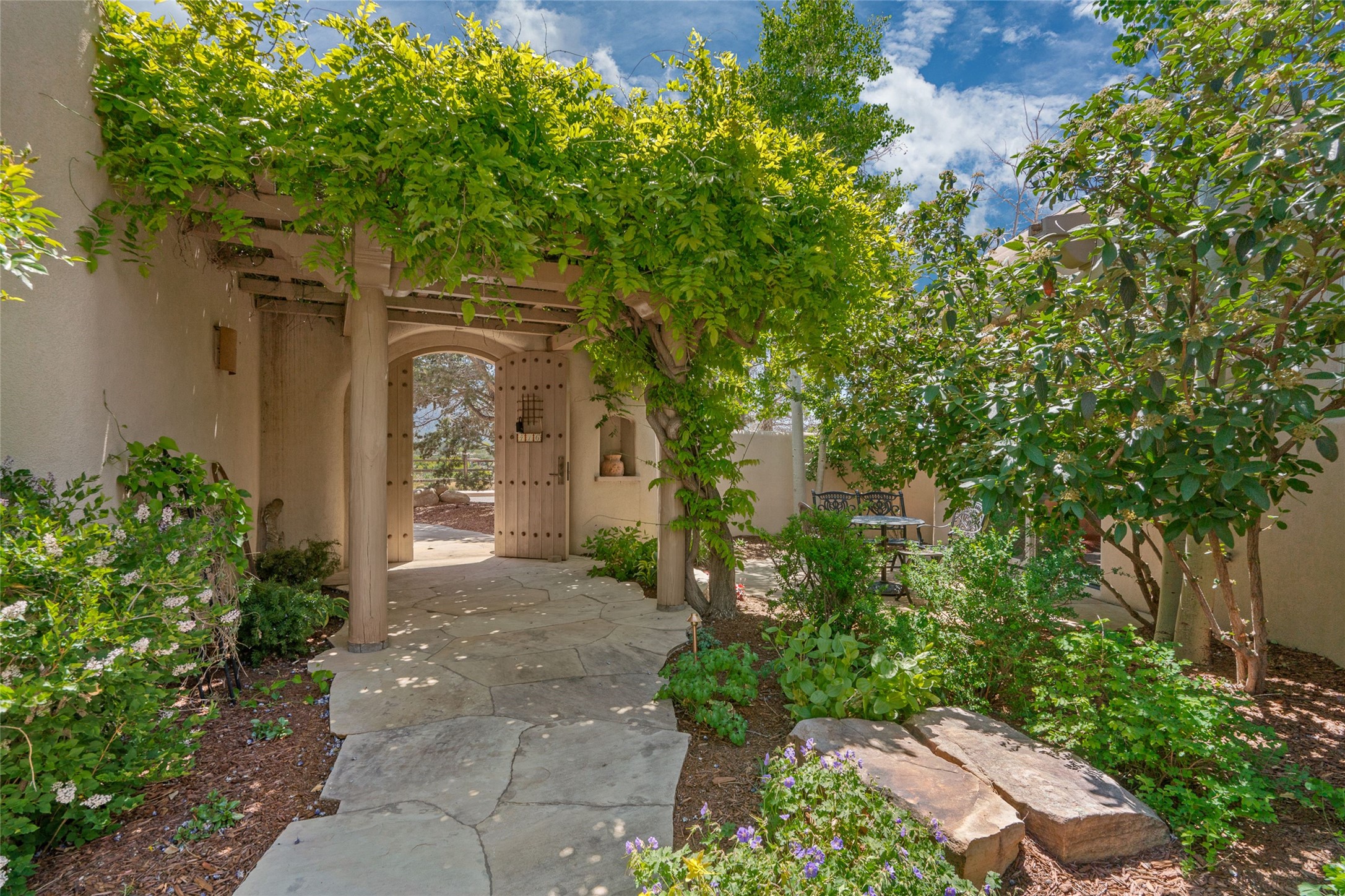 416 Los Altos Way