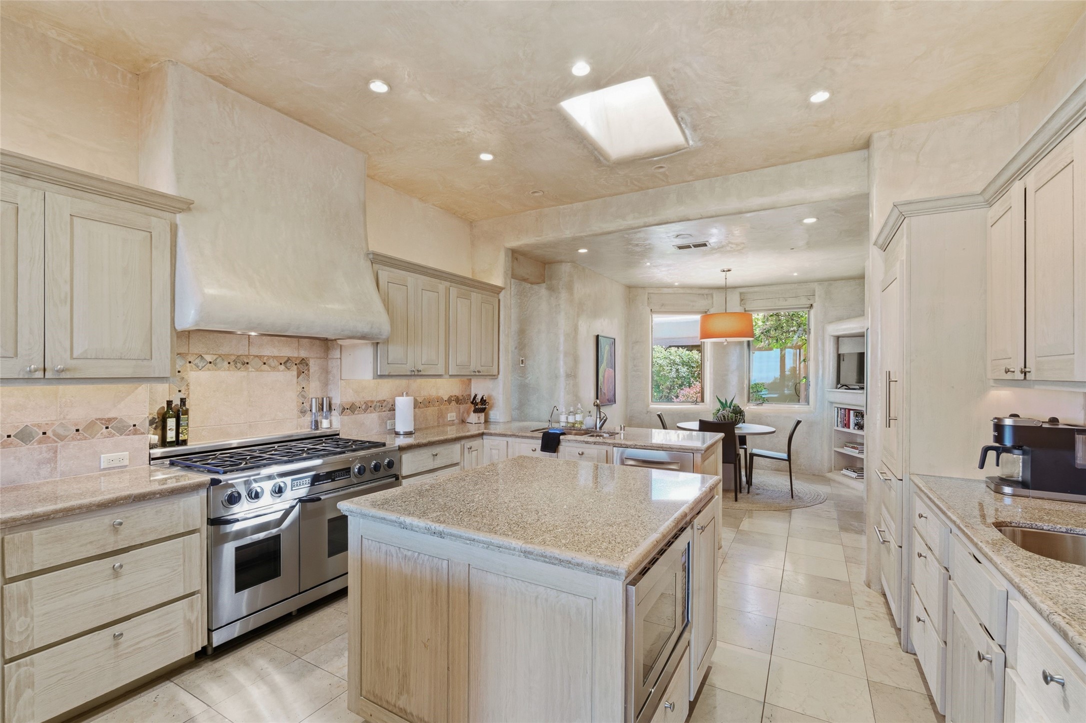416 Los Altos Way