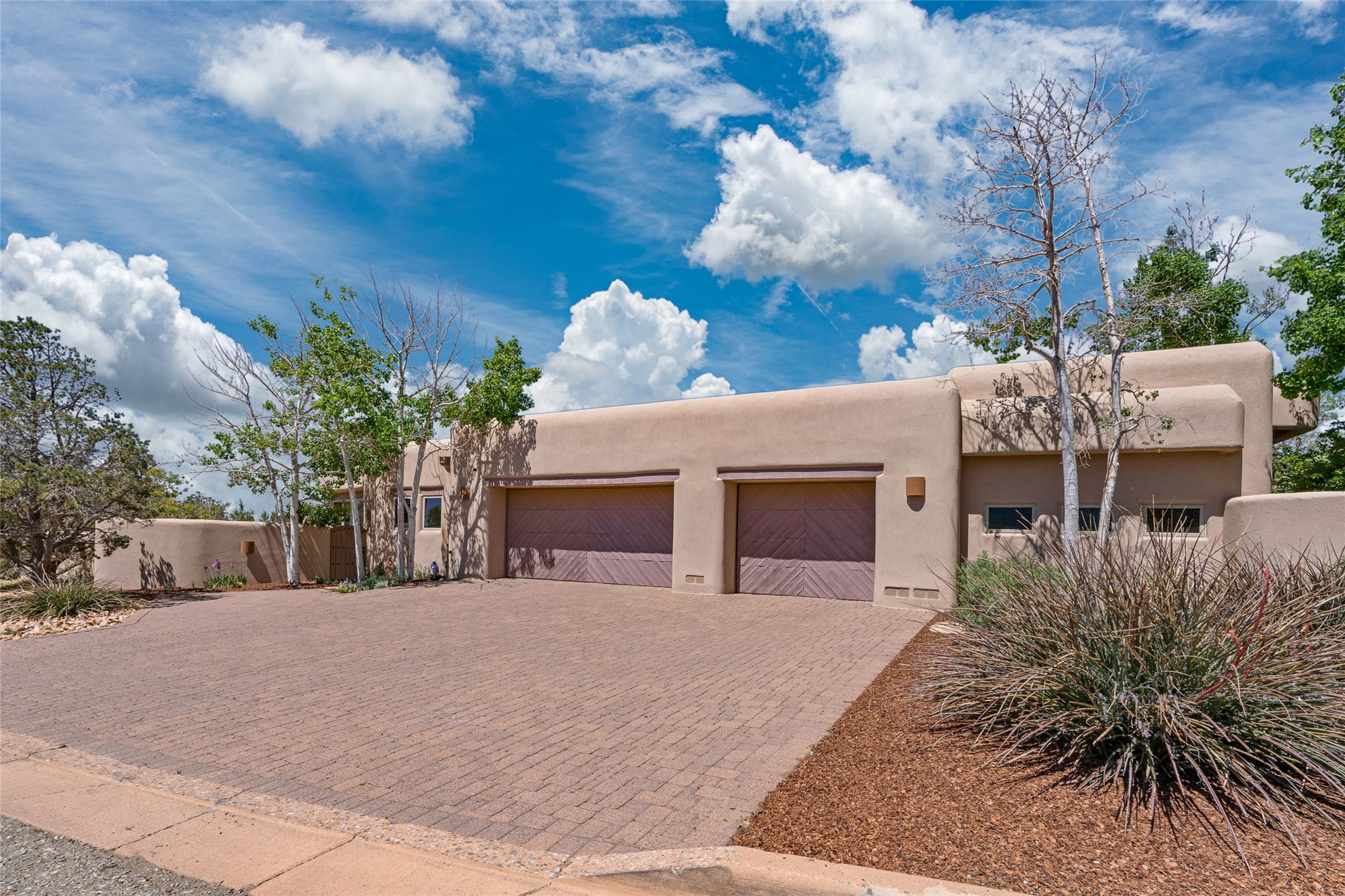 416 Los Altos Way