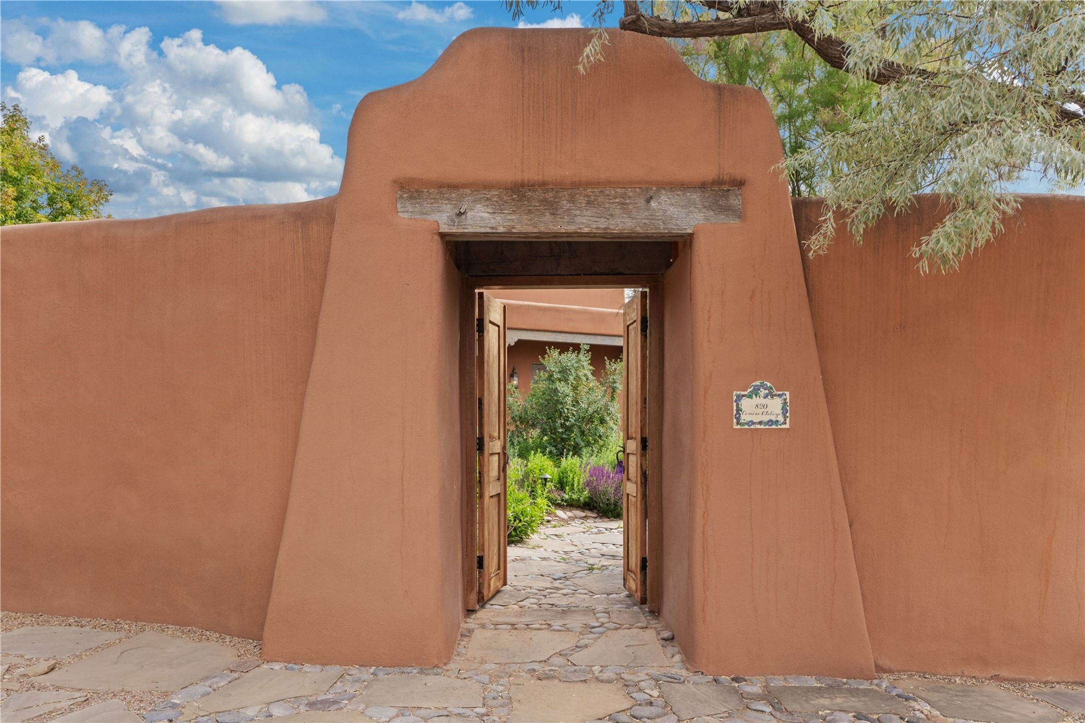 820 Camino Atalaya