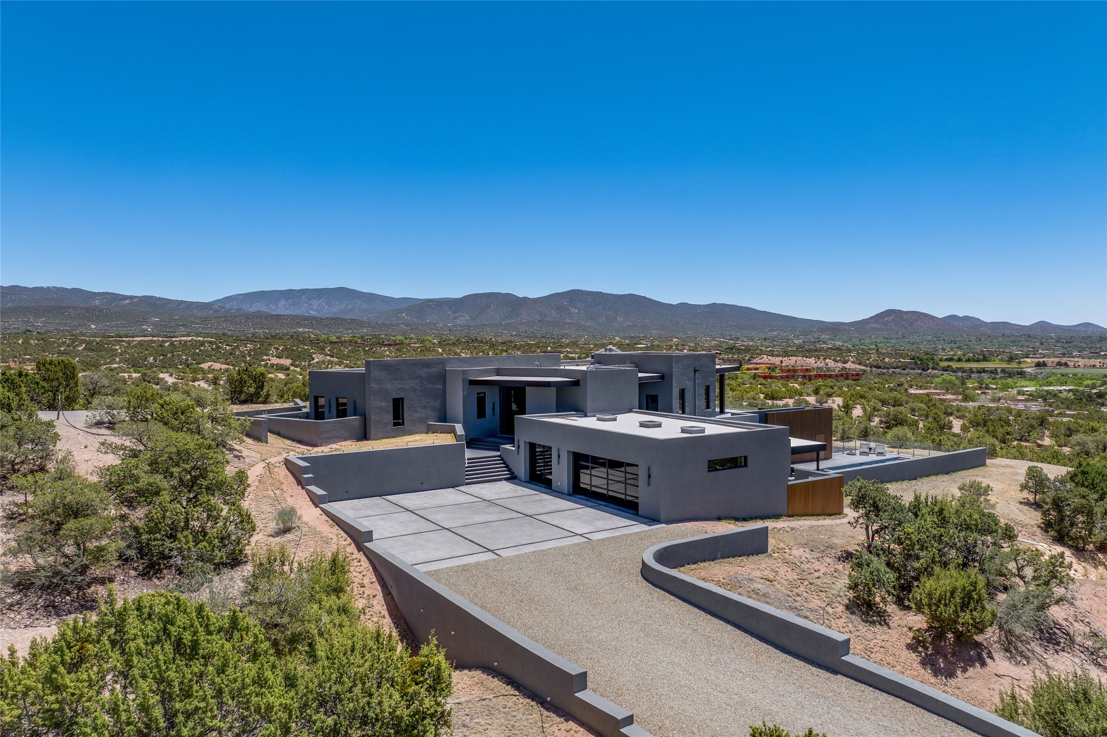871 Camino Francisca