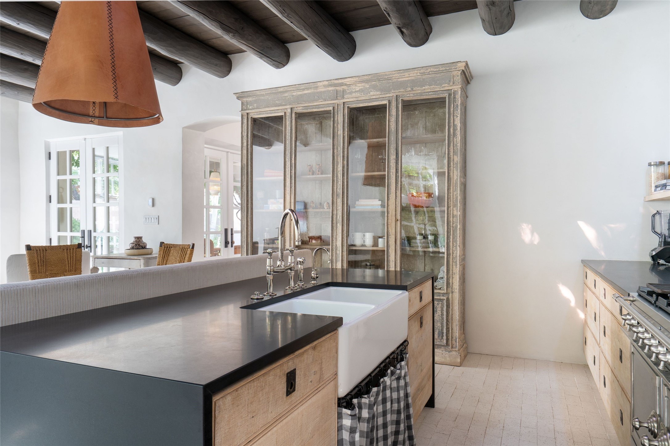 820 Acequia Madre