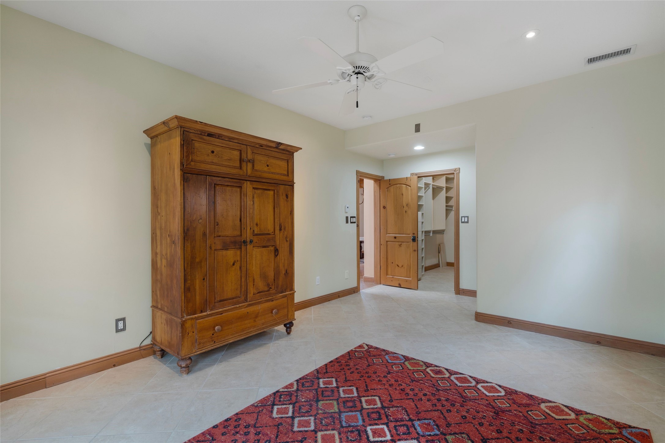738 Gregory Lane