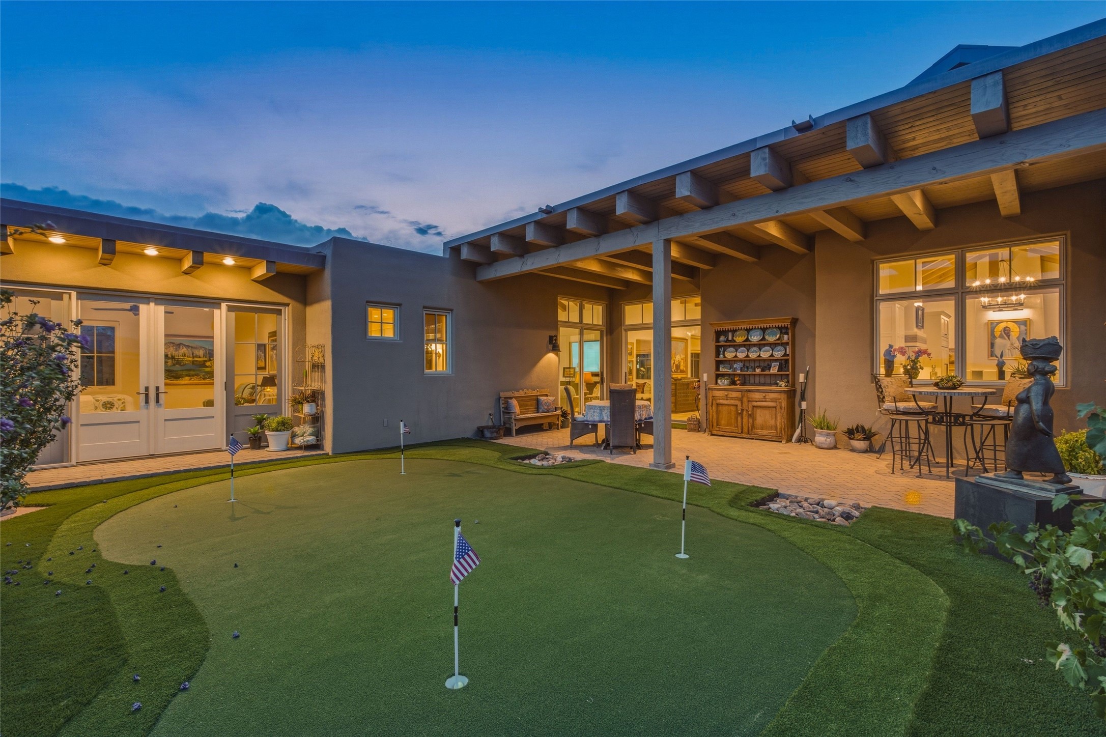 16 Hacienda Vaquero