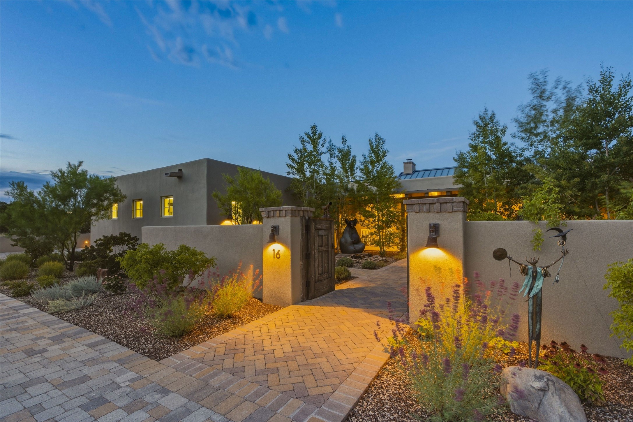 16 Hacienda Vaquero
