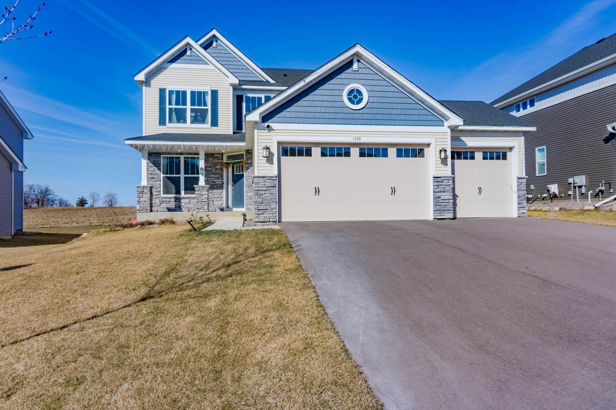 1574 Edgebrook Lane