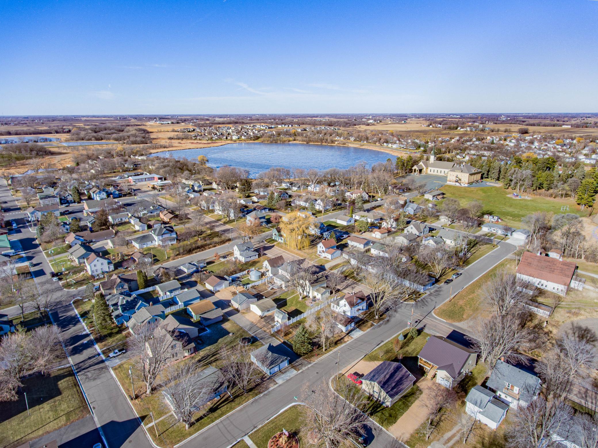 314 Playhouse Street E