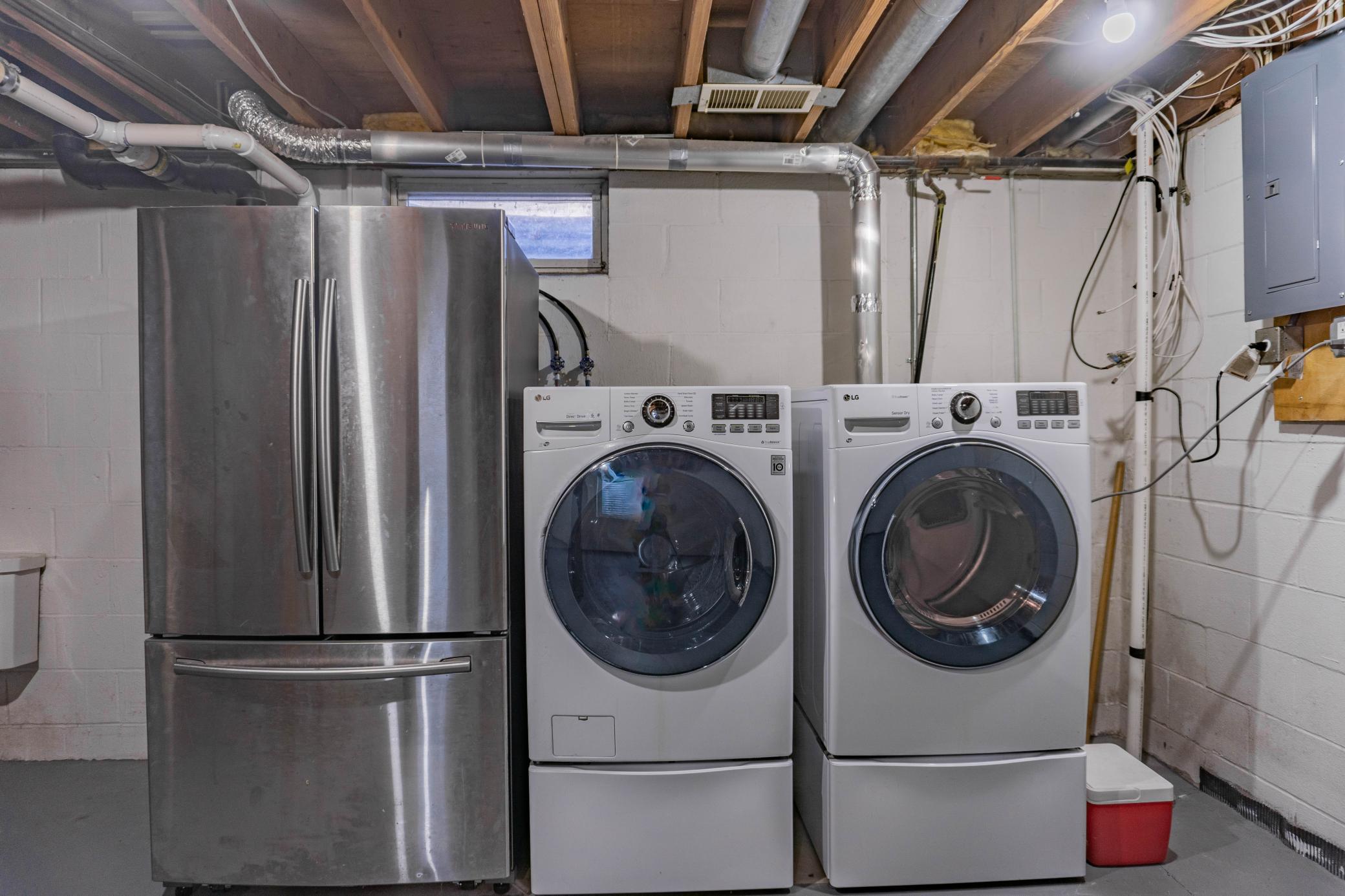 314 Playhouse Street E