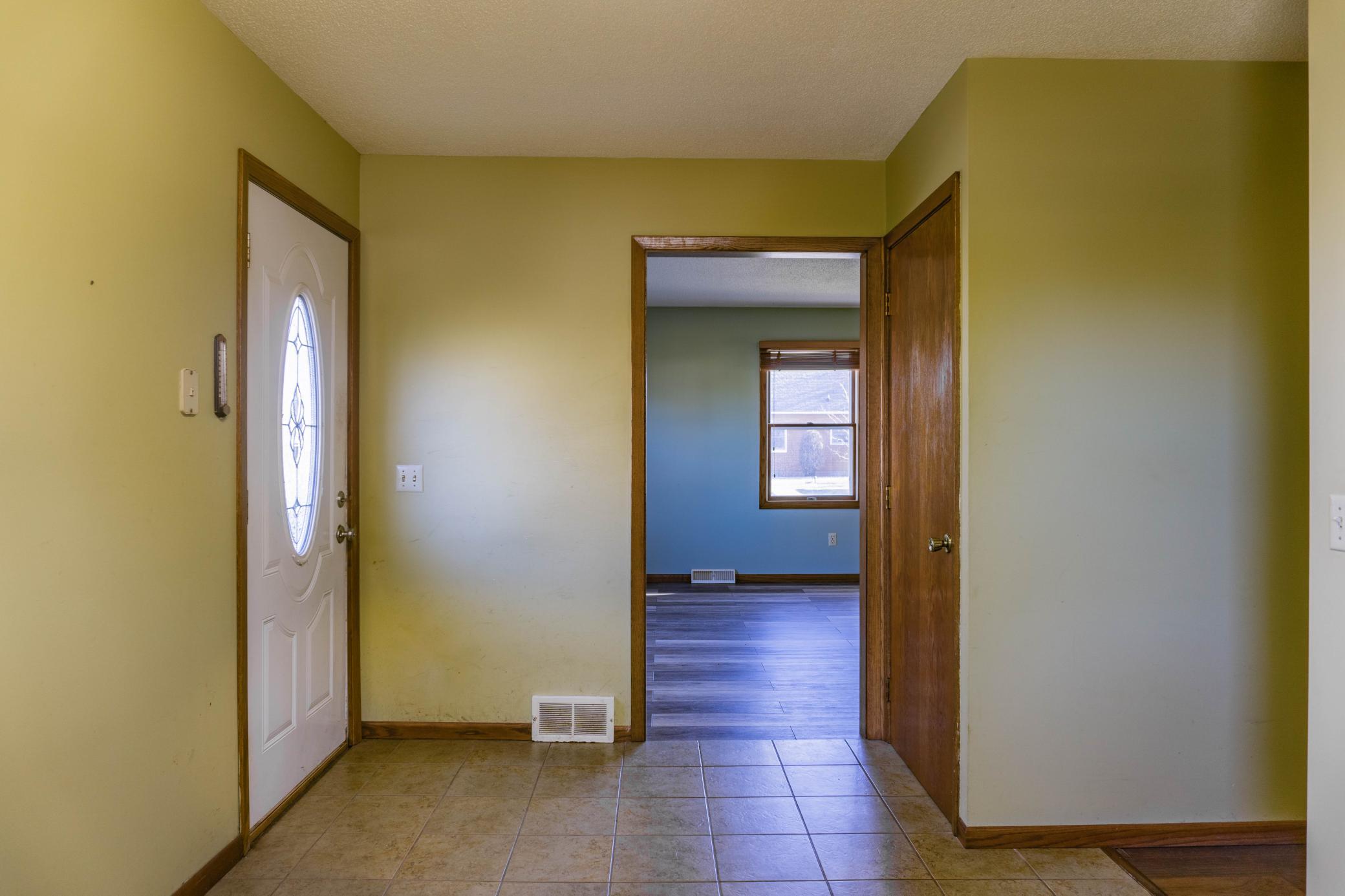 314 Playhouse Street E