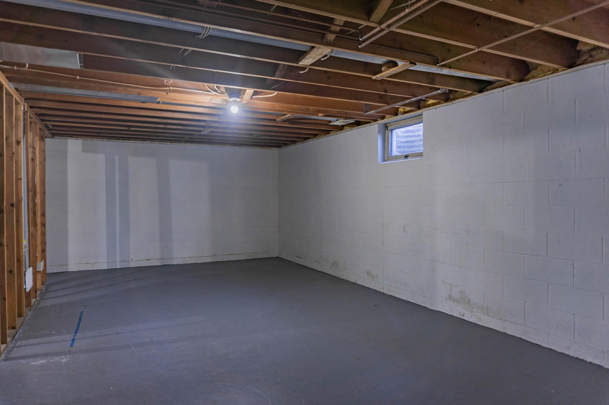 314 Playhouse Street E