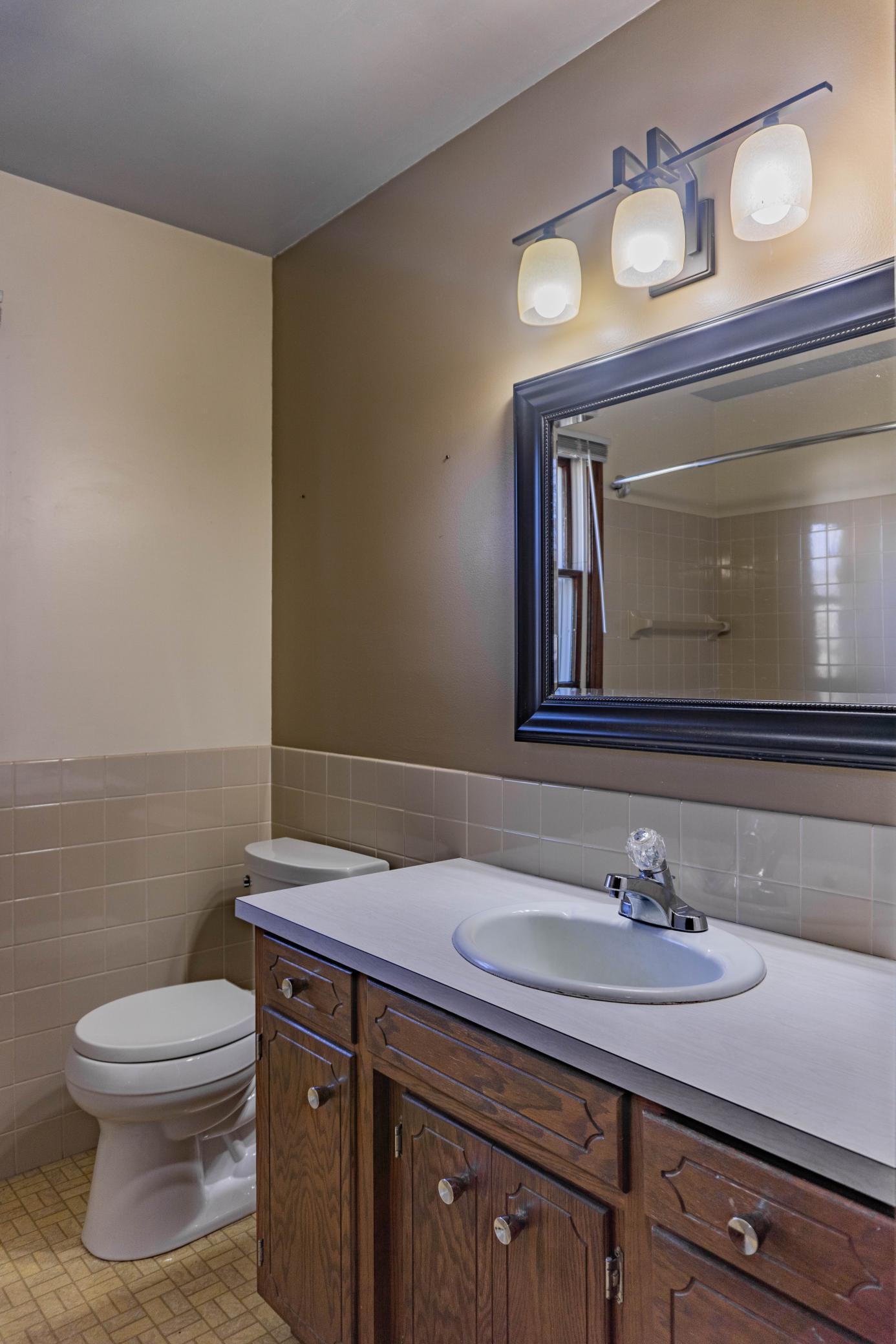 314 Playhouse Street E