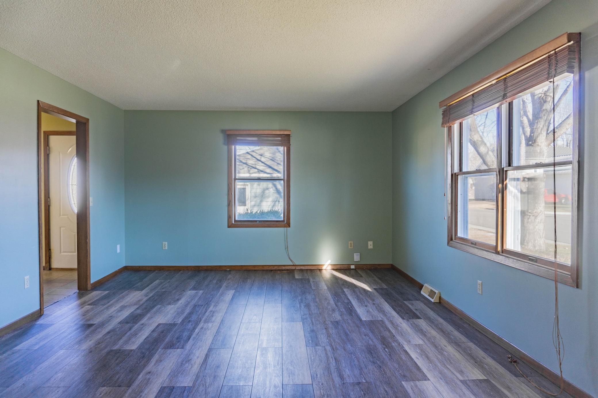 314 Playhouse Street E