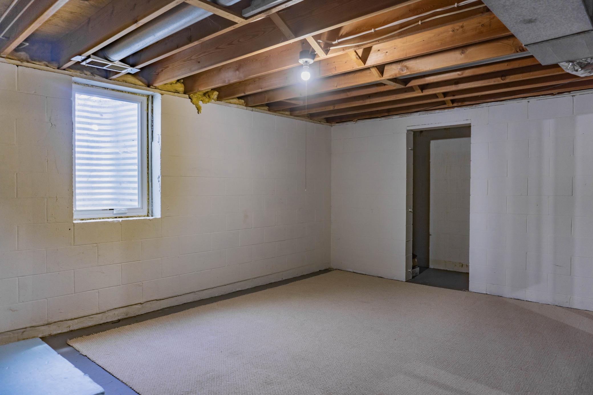 314 Playhouse Street E