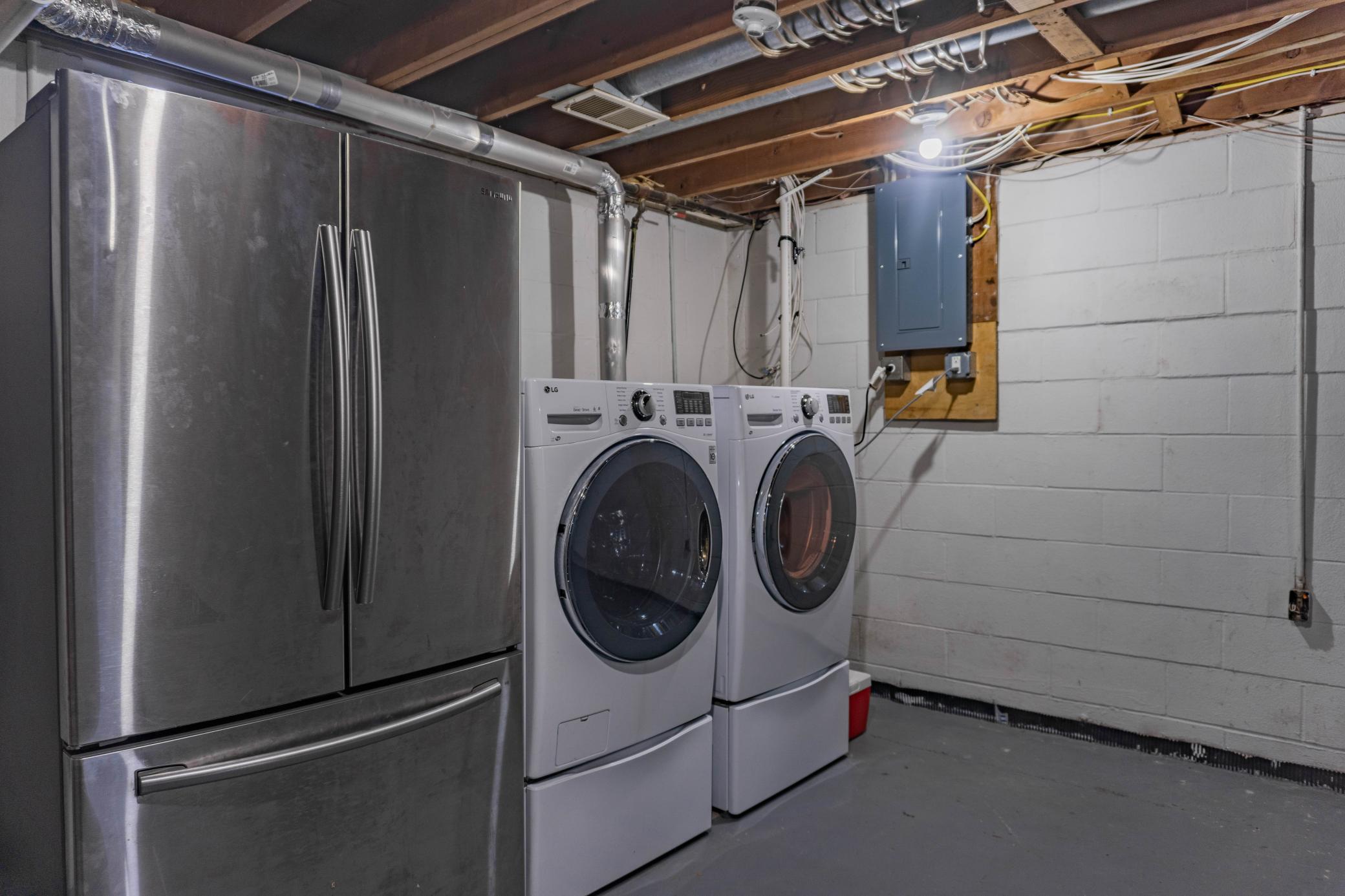 314 Playhouse Street E