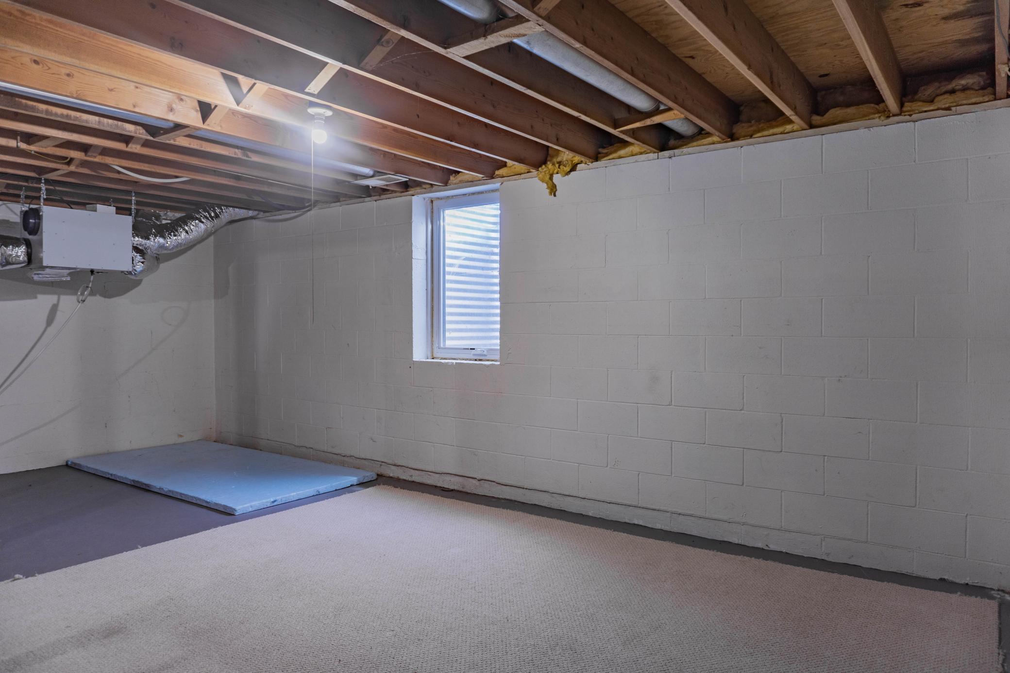 314 Playhouse Street E