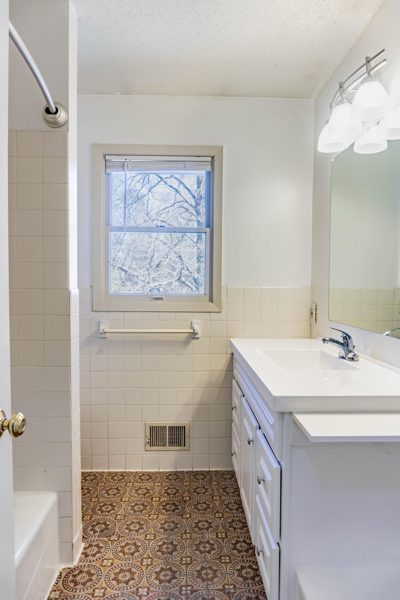 10421 Quebec Avenue S