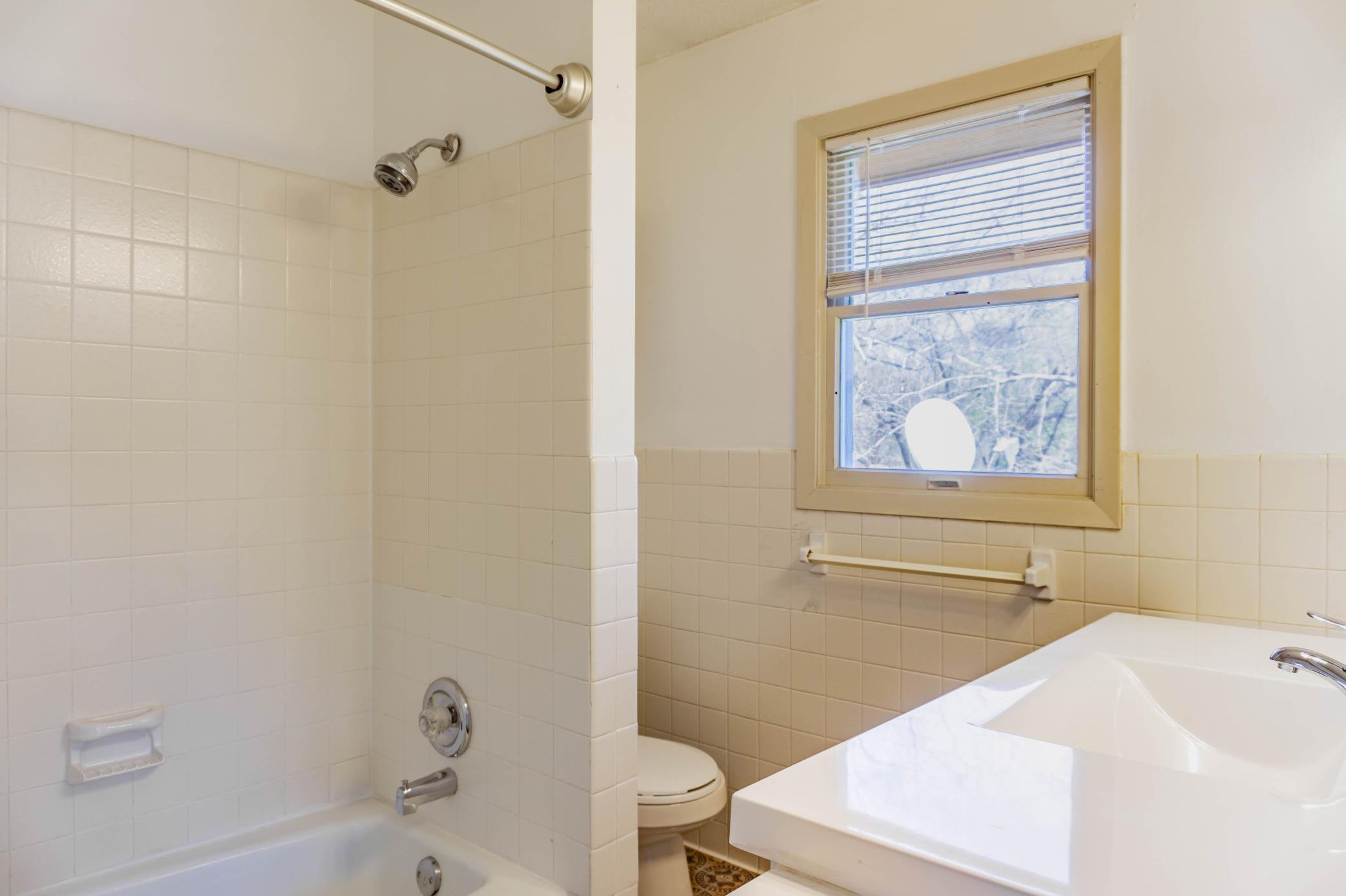 10421 Quebec Avenue S