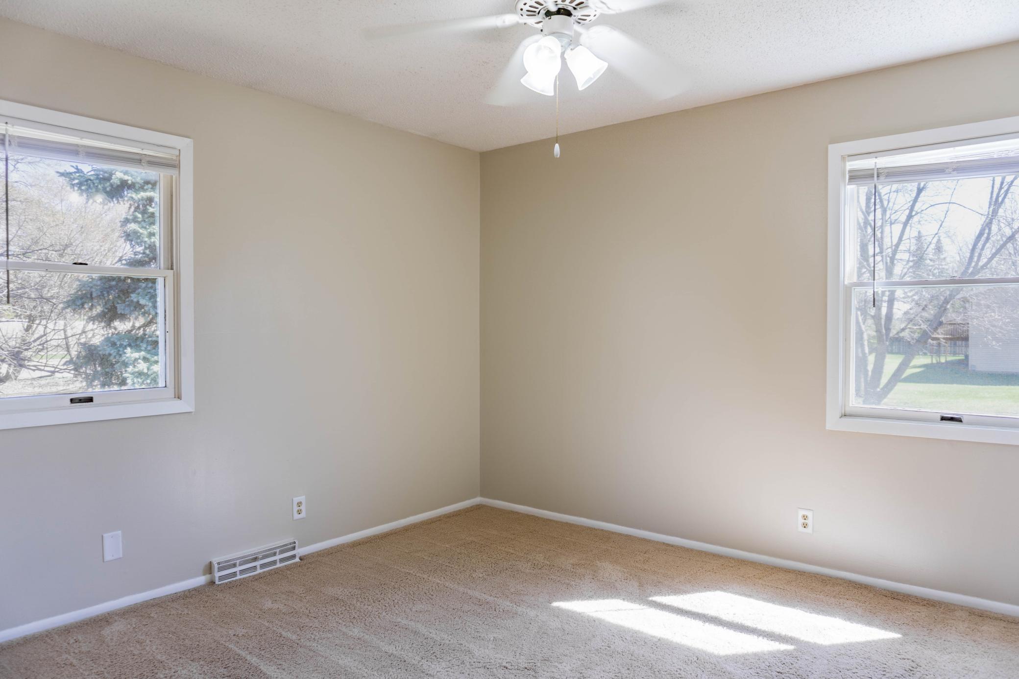 10421 Quebec Avenue S