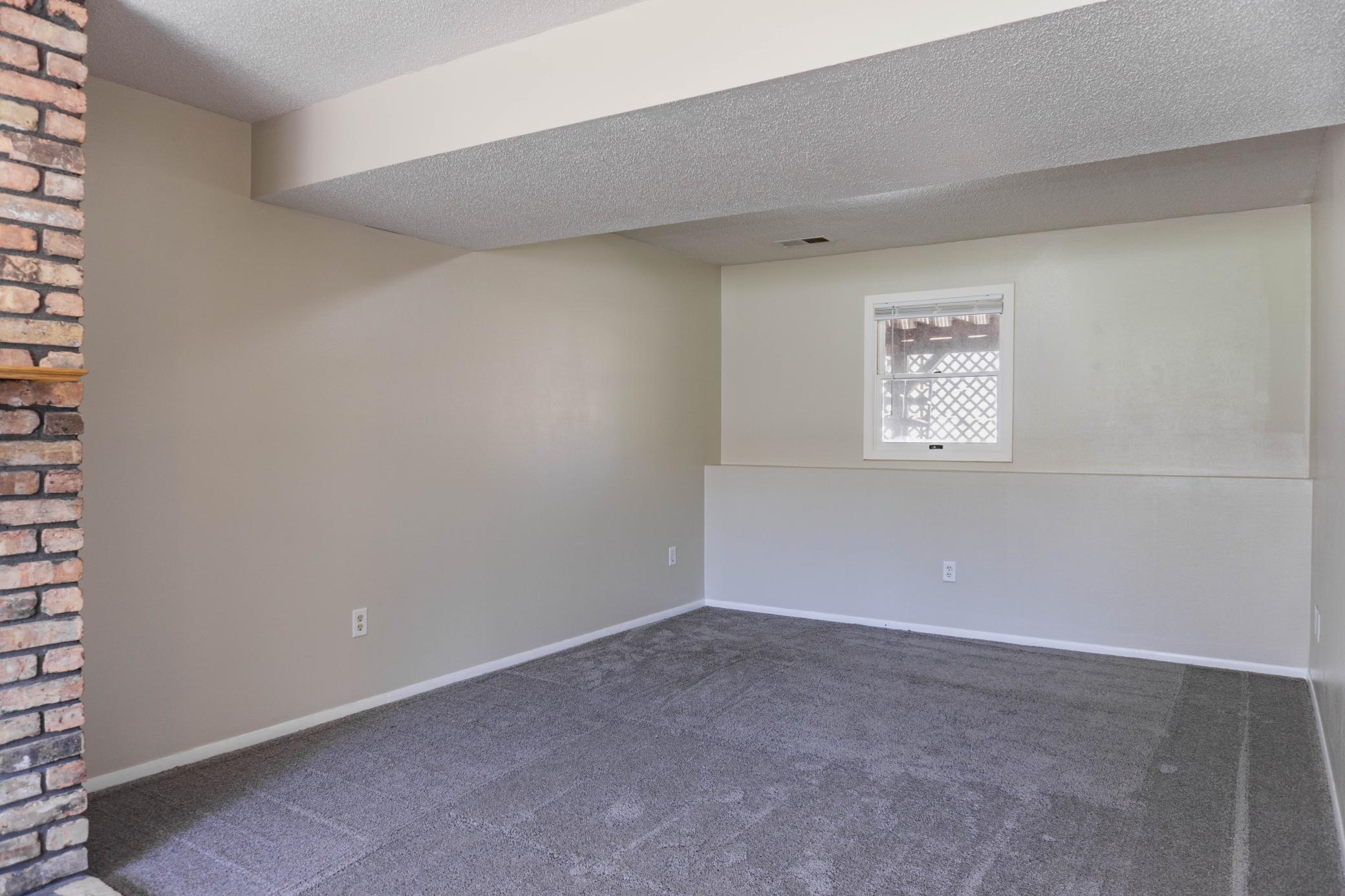 10421 Quebec Avenue S