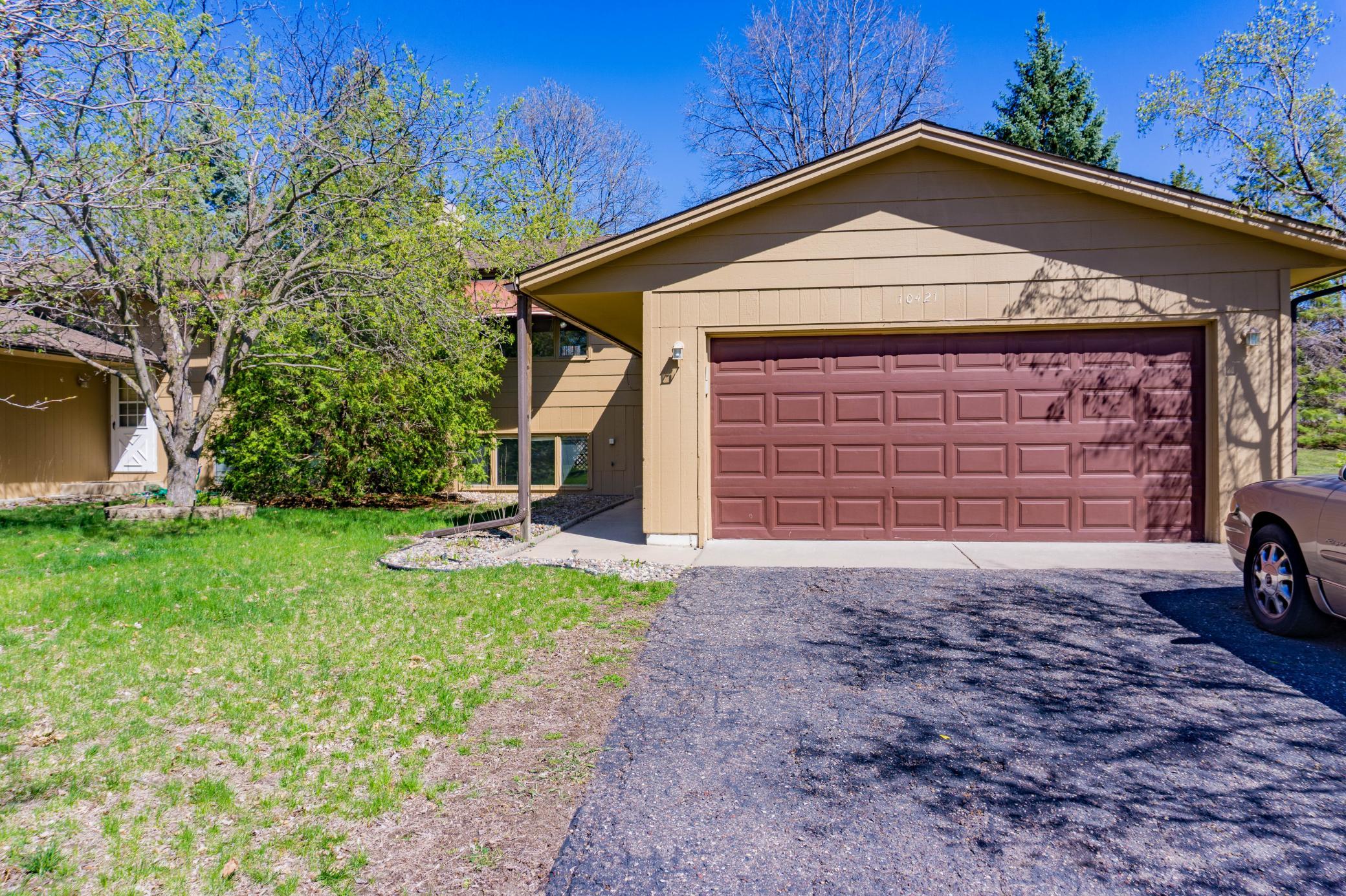 10421 Quebec Avenue S