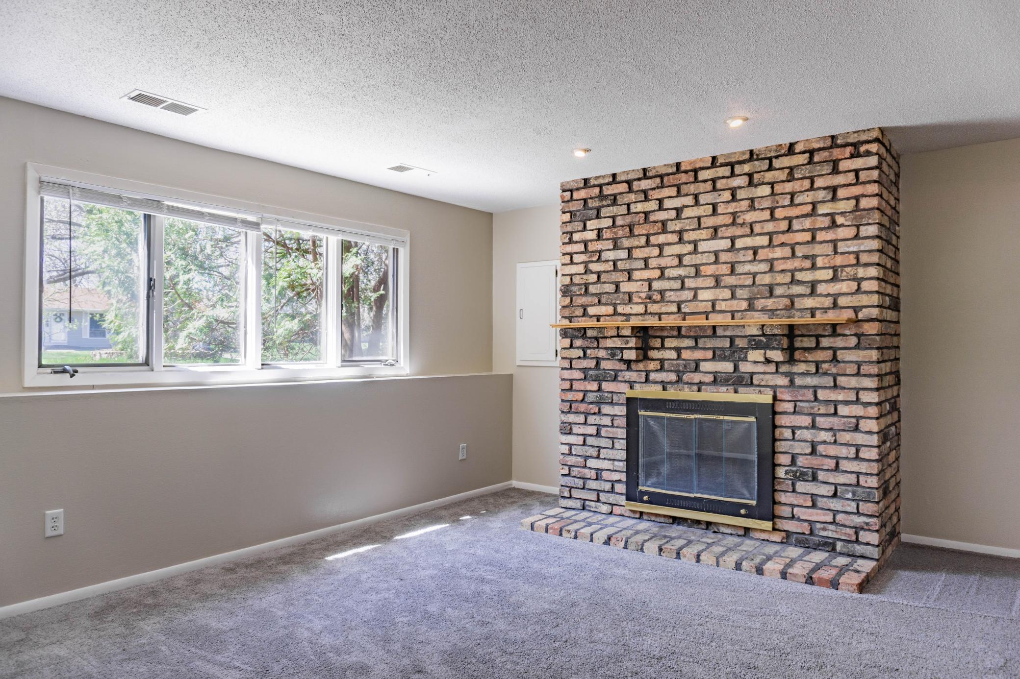 10421 Quebec Avenue S