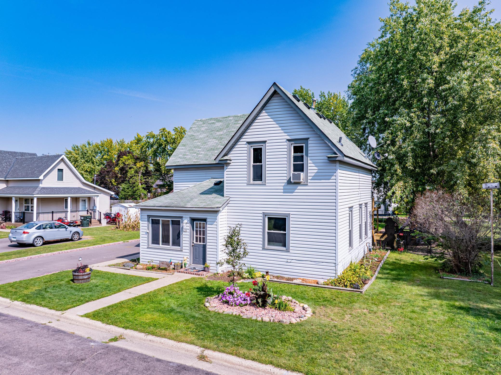 122 Juniper Street S