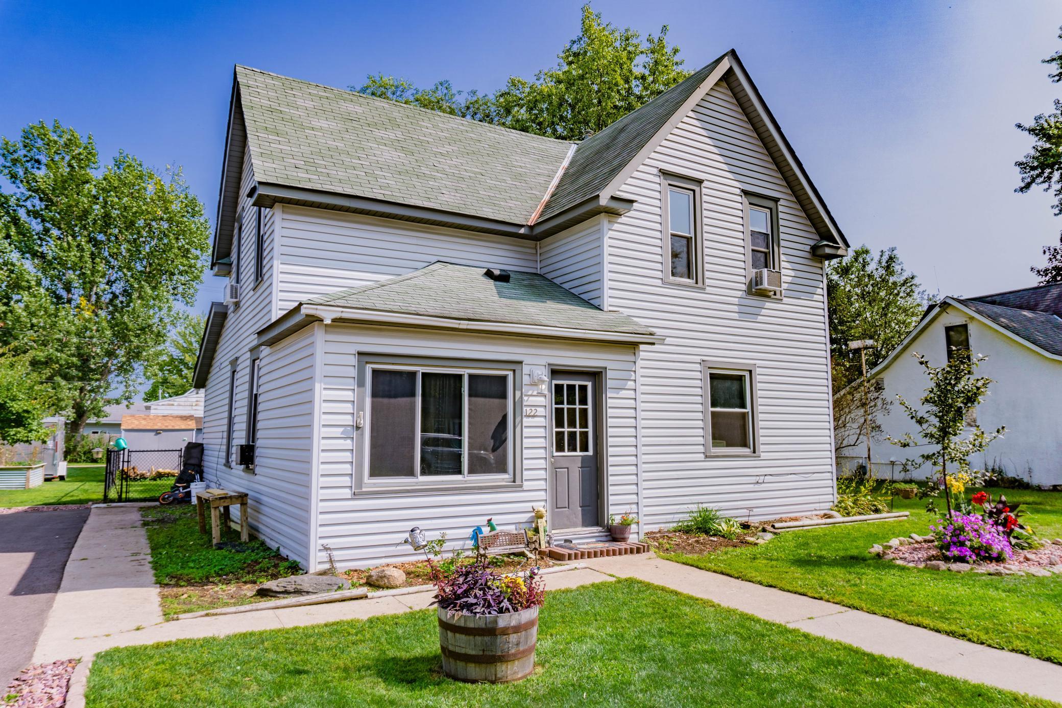 122 Juniper Street S