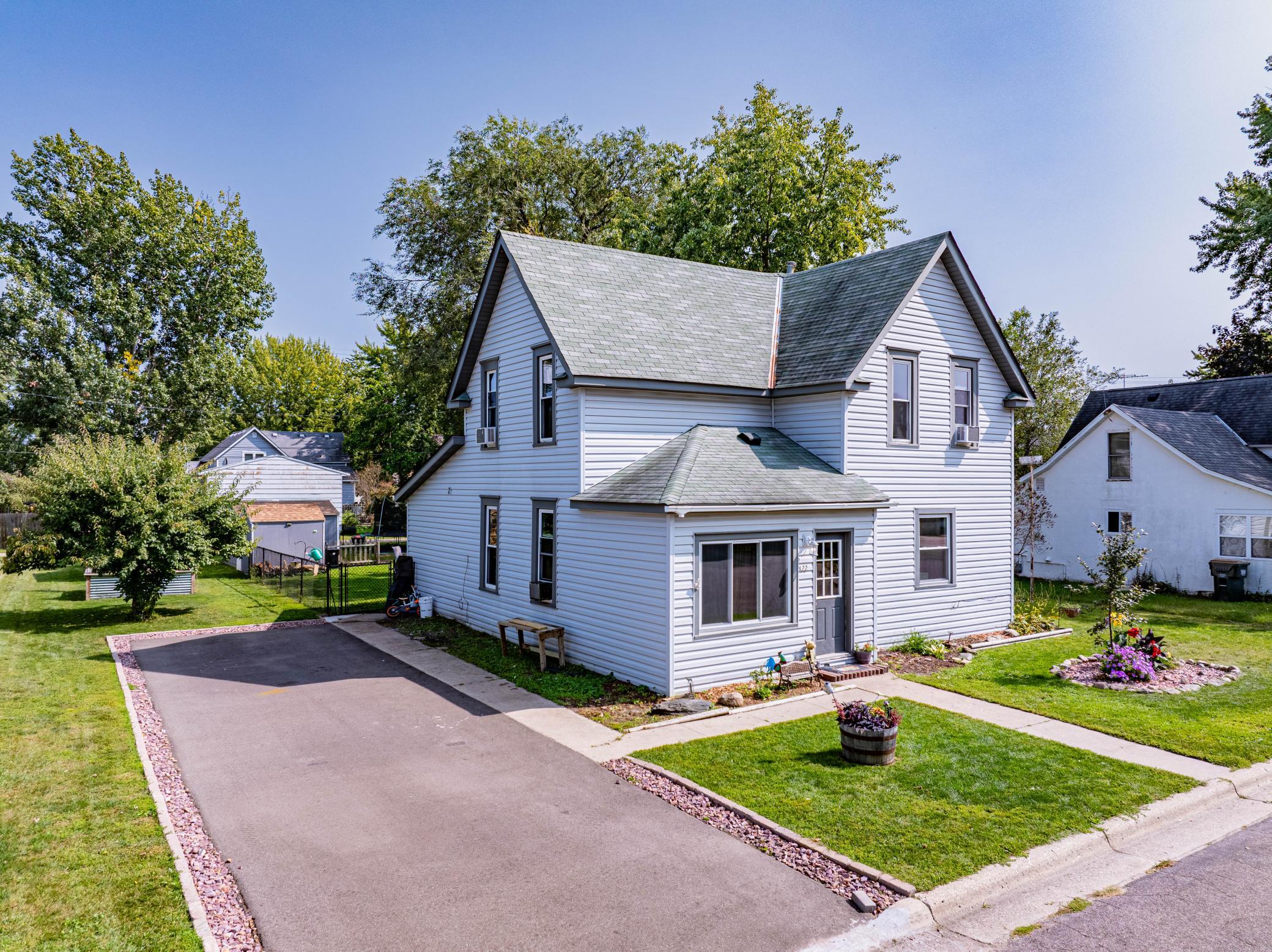 122 Juniper Street S