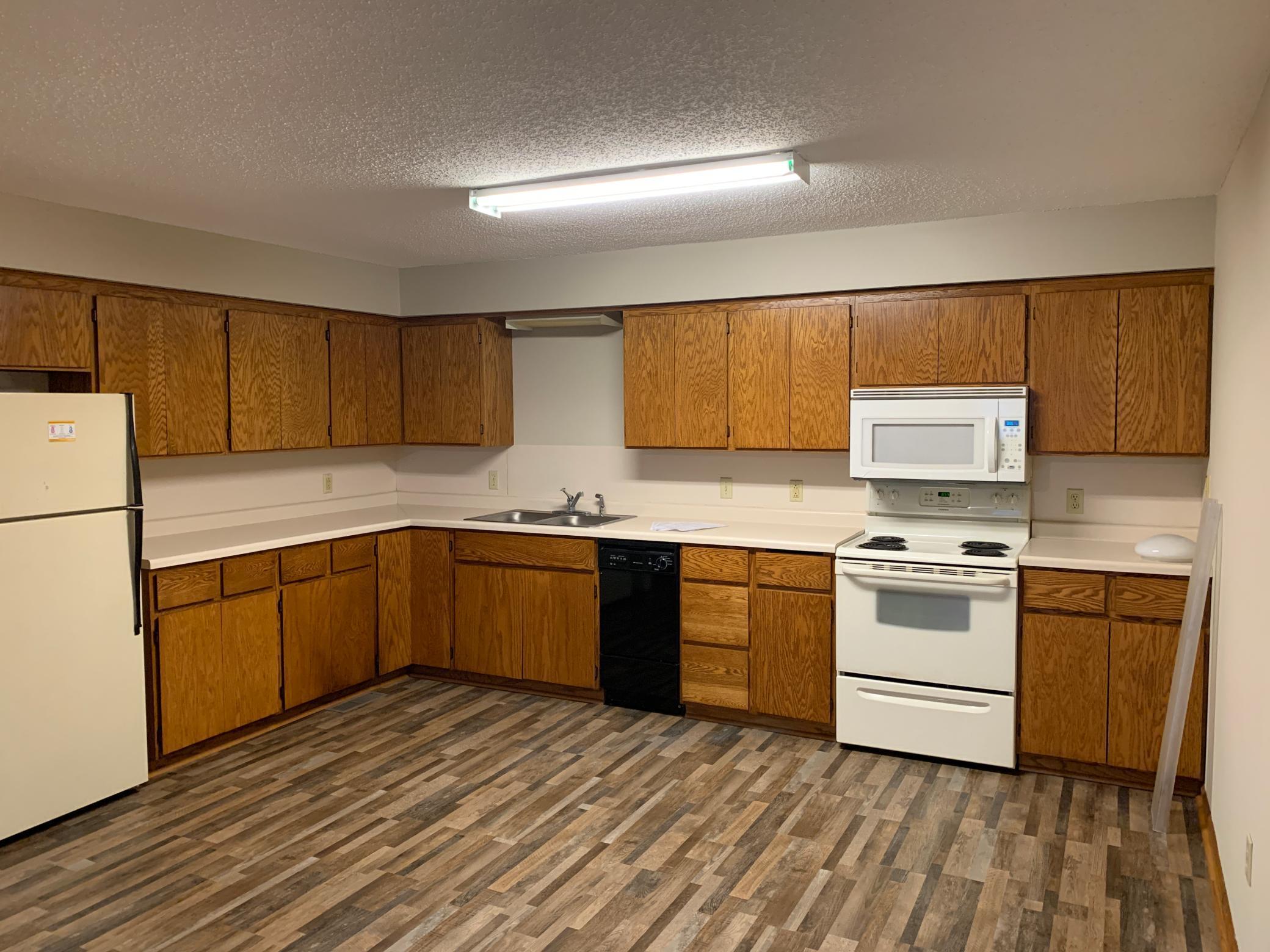 1615 Commercial Avenue Unit: 102