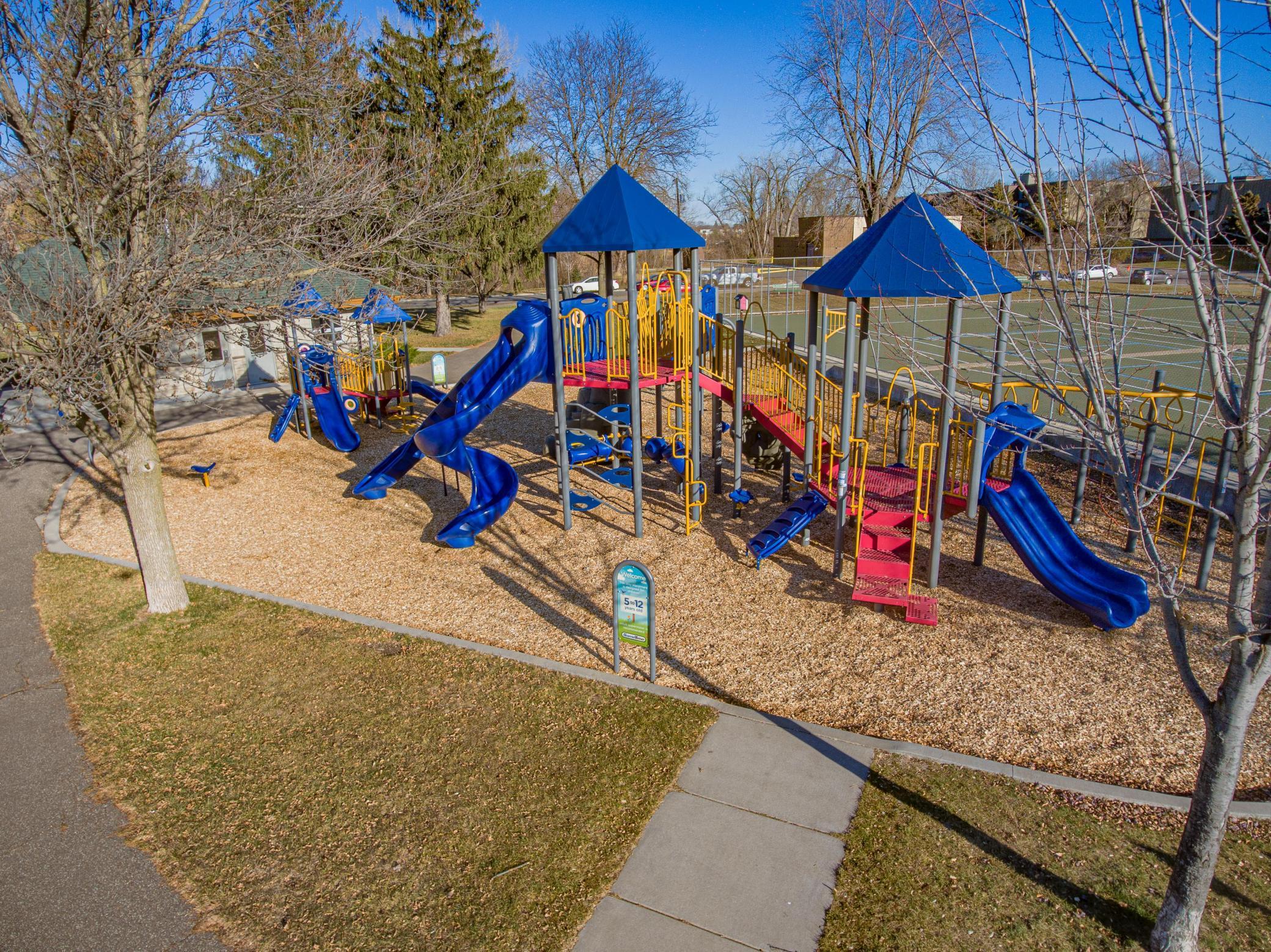 916 Parkside Boulevard