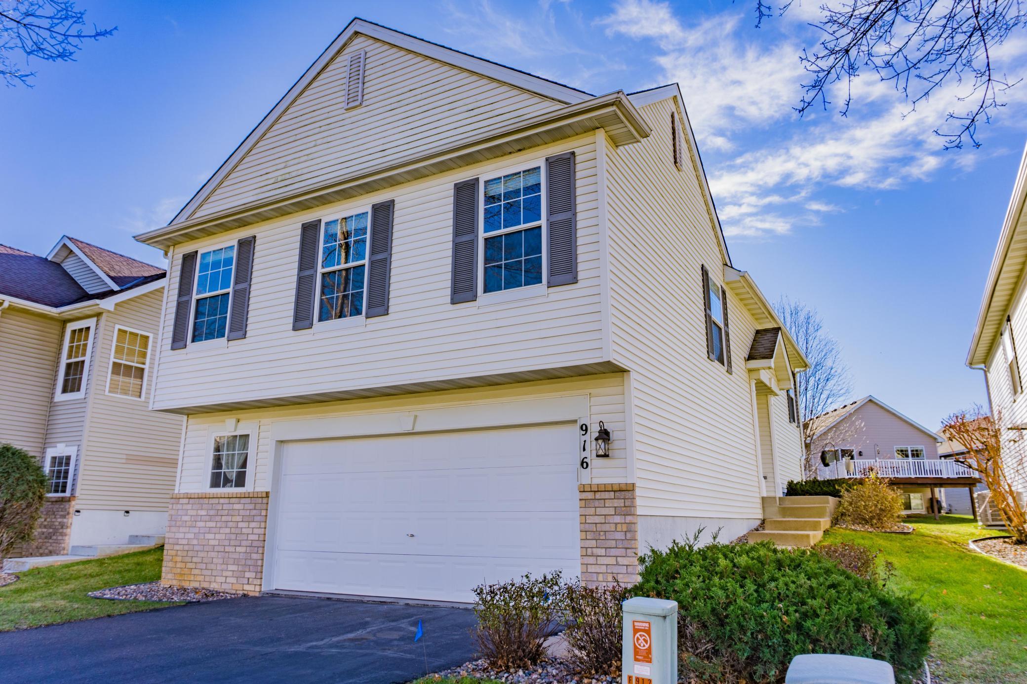 916 Parkside Boulevard