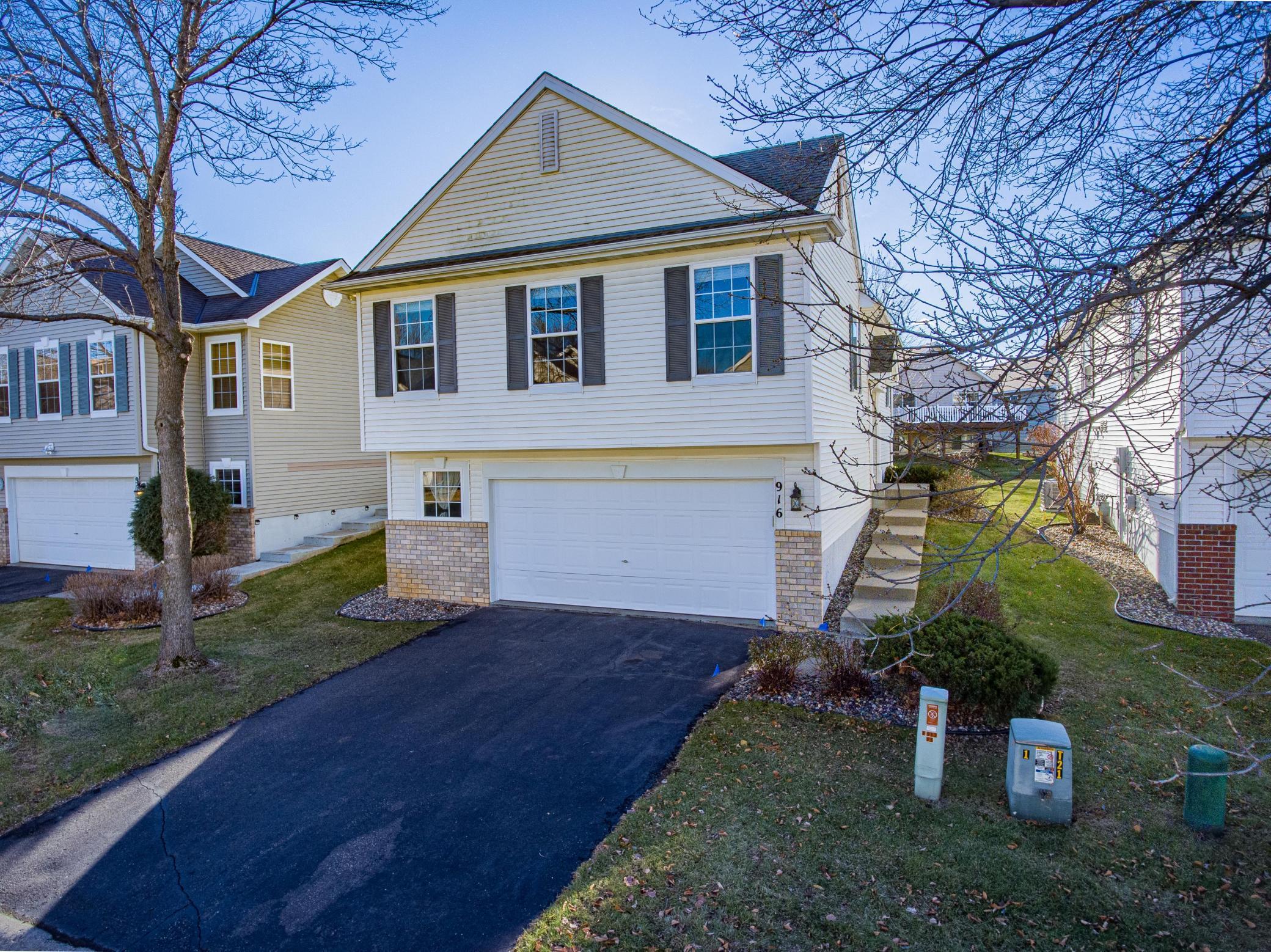 916 Parkside Boulevard