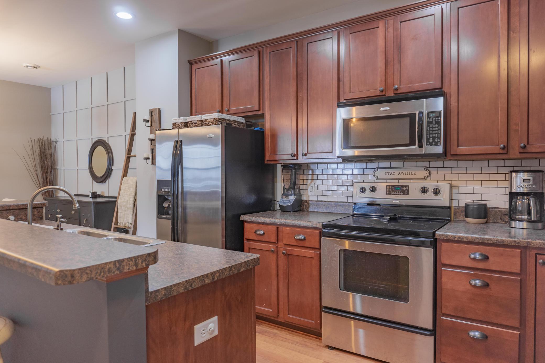 1656 White Pine Way Unit: F