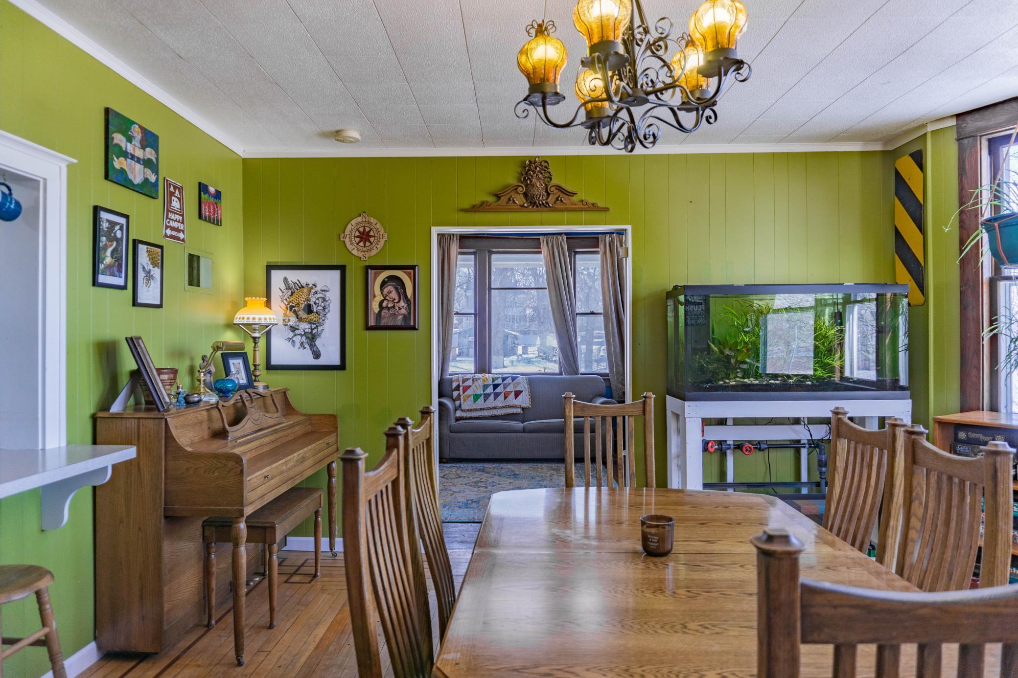 214 Playhouse Street W