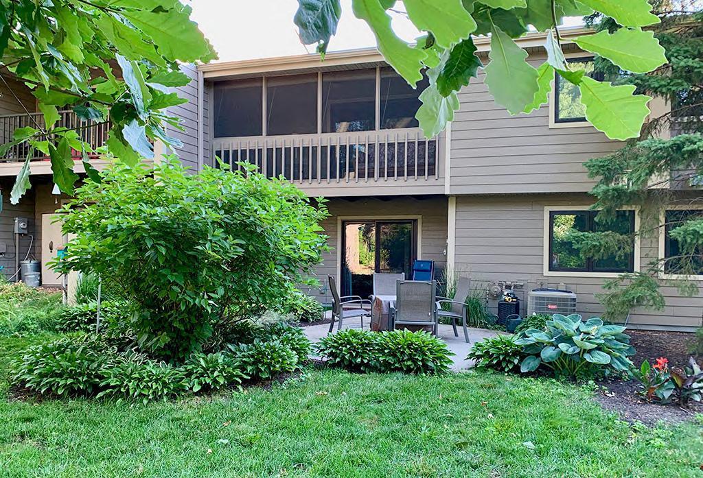 110306 Center Green Circle