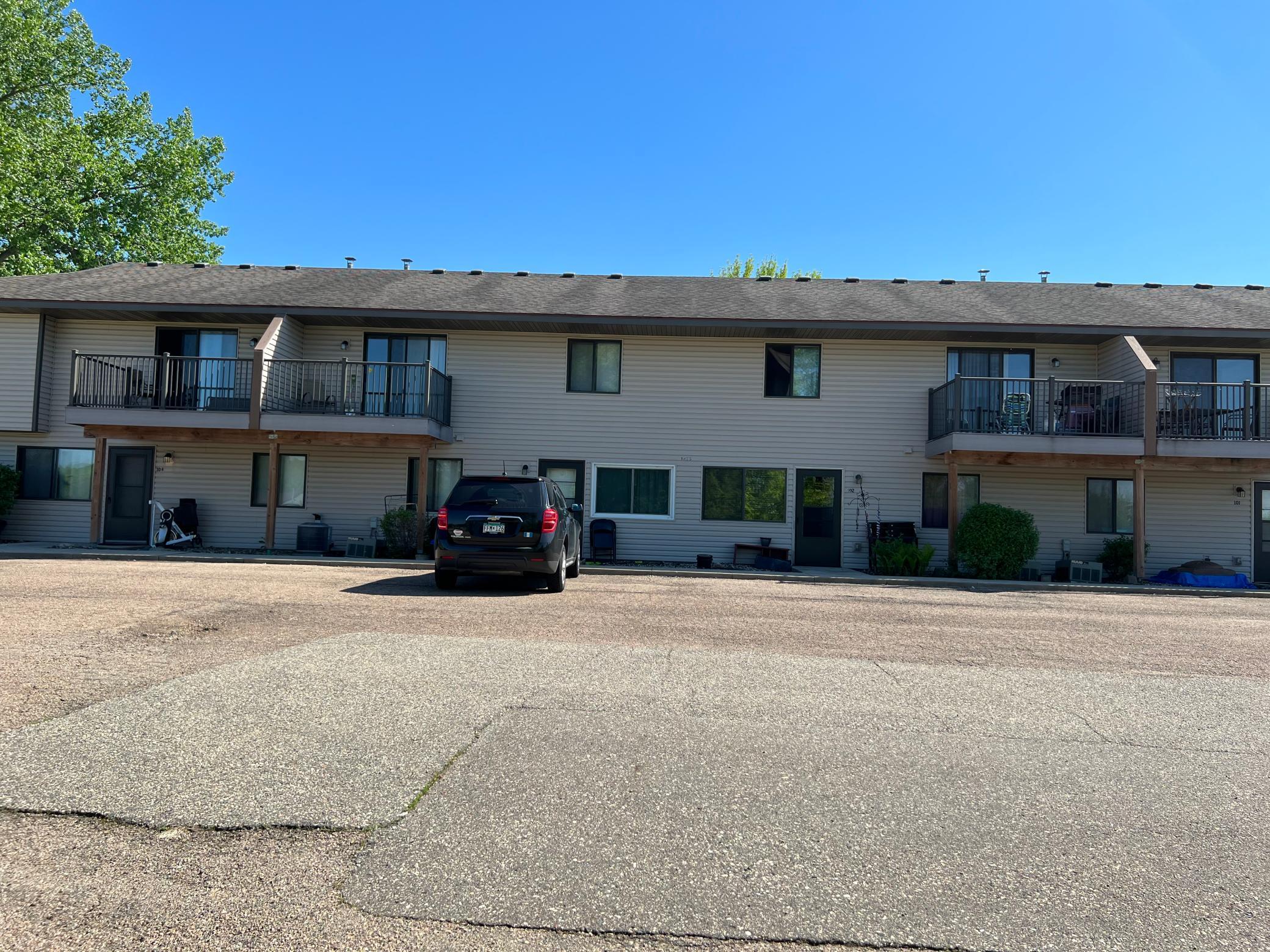 1625 Steiger Lake Lane Avenue Unit: 102