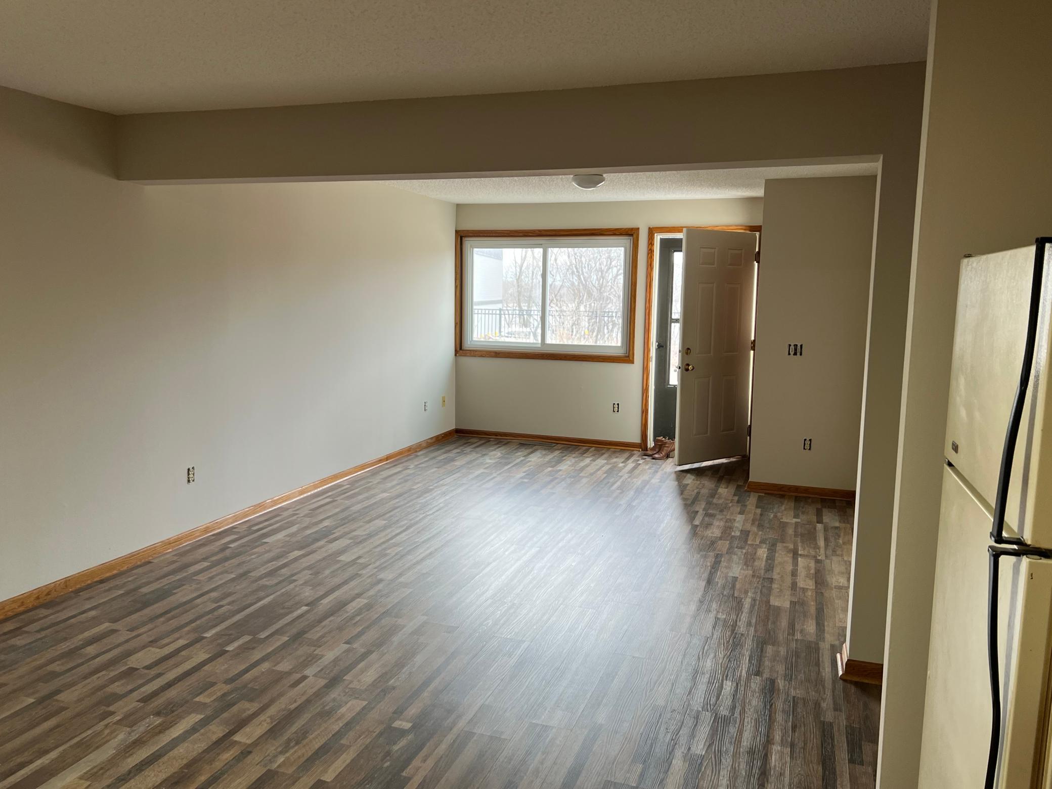 1625 Steiger Lake Lane Avenue Unit: 102
