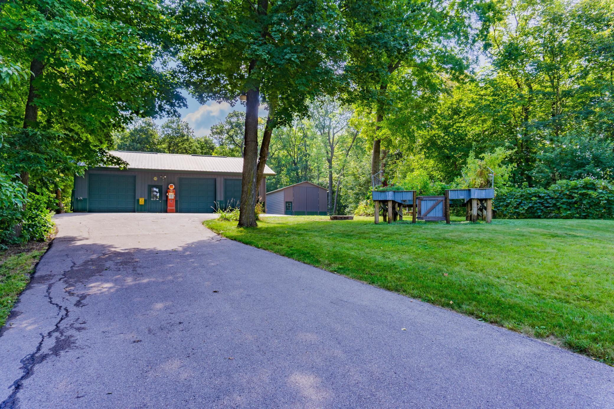 8695 Old Highway 169 Boulevard