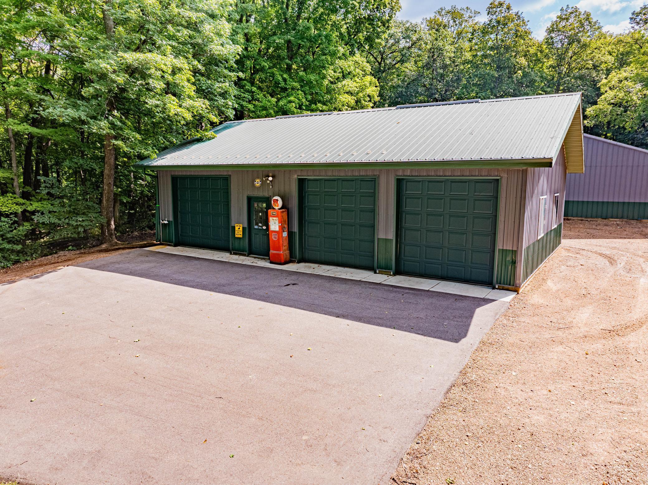 8695 Old Highway 169 Boulevard