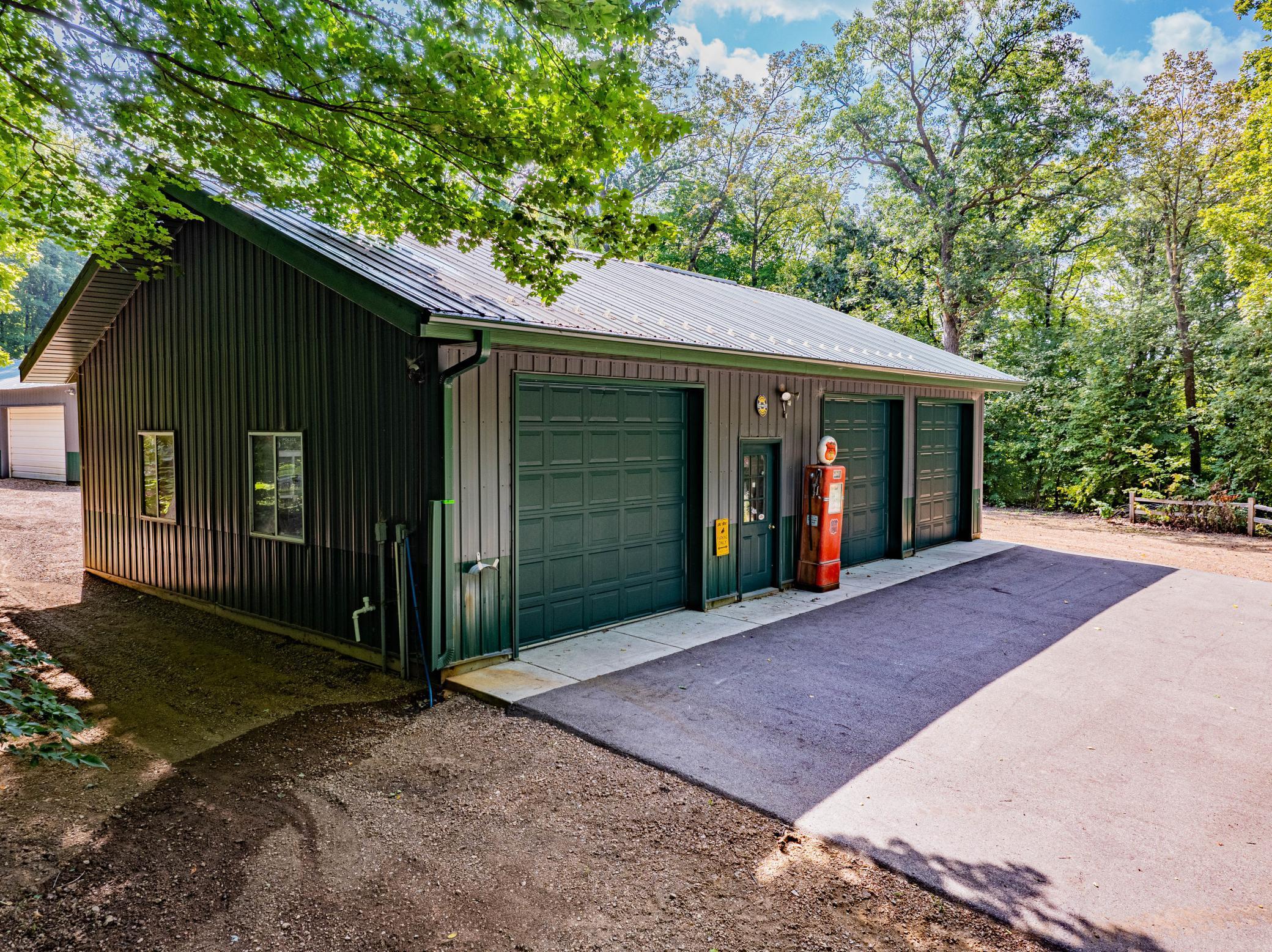 8695 Old Highway 169 Boulevard