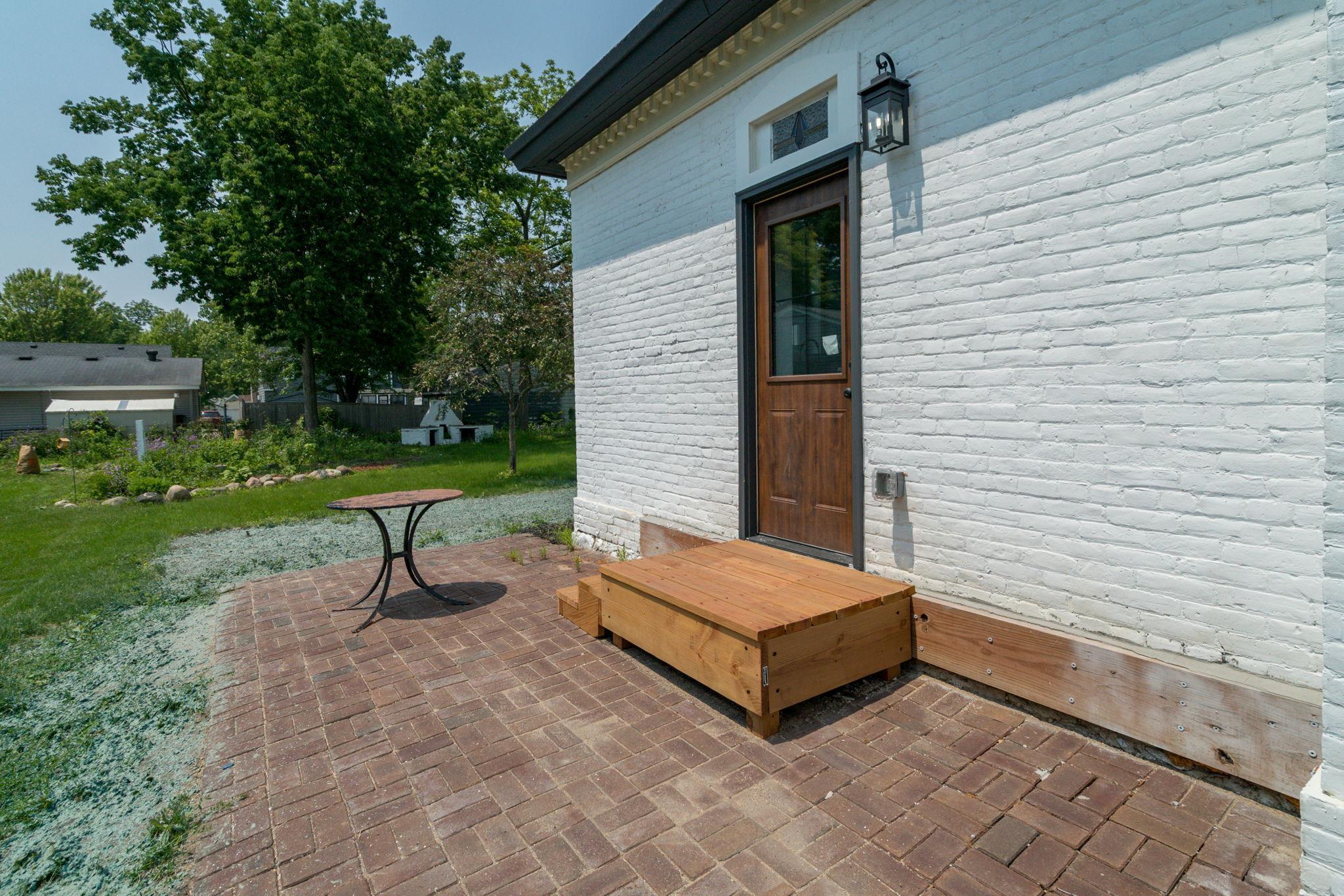 121 N Hickory Street