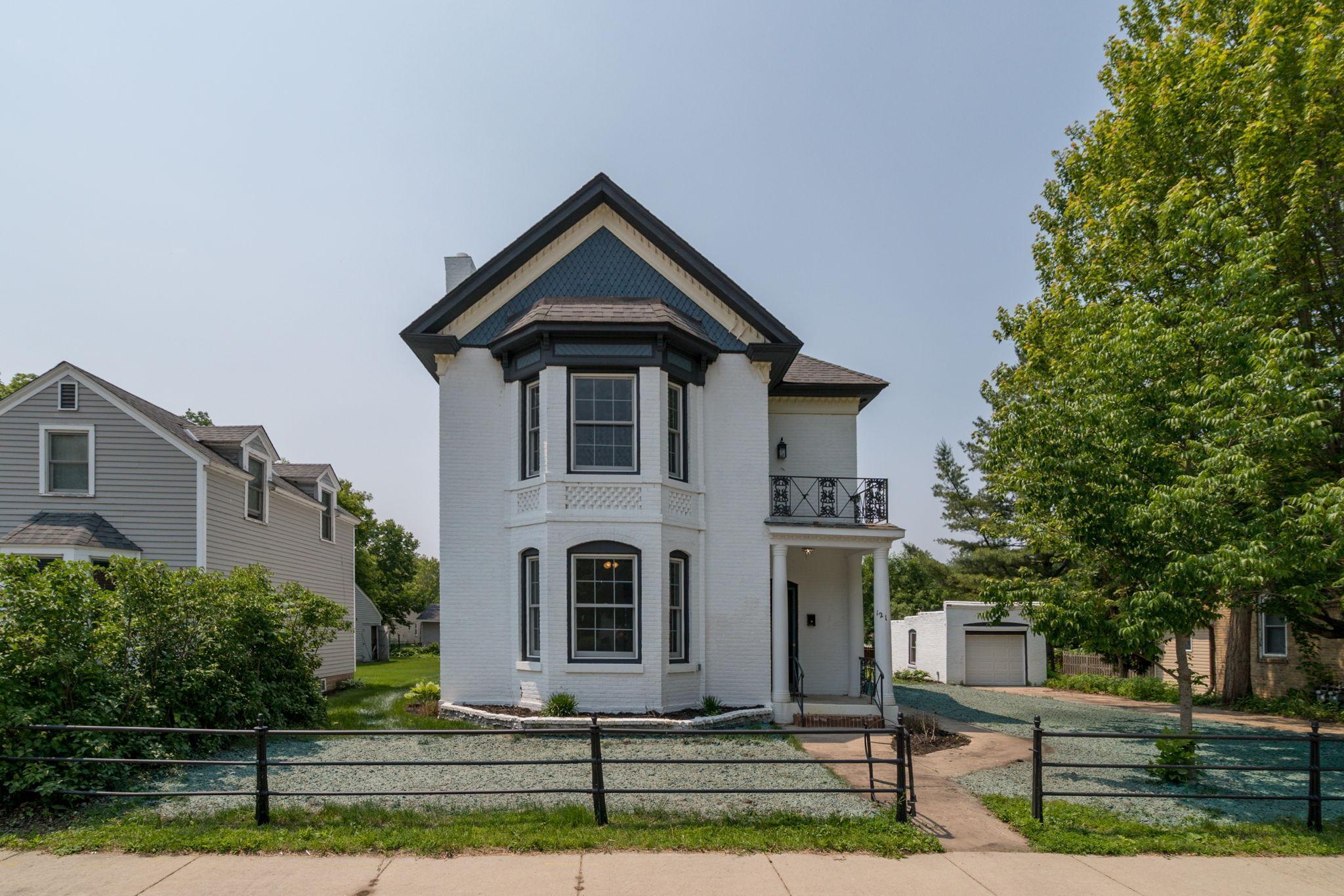 121 N Hickory Street