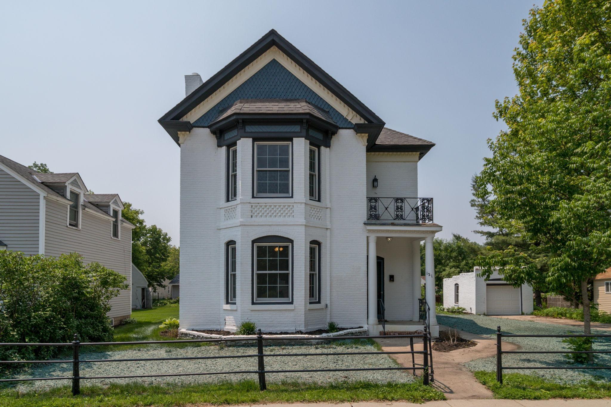 121 N Hickory Street