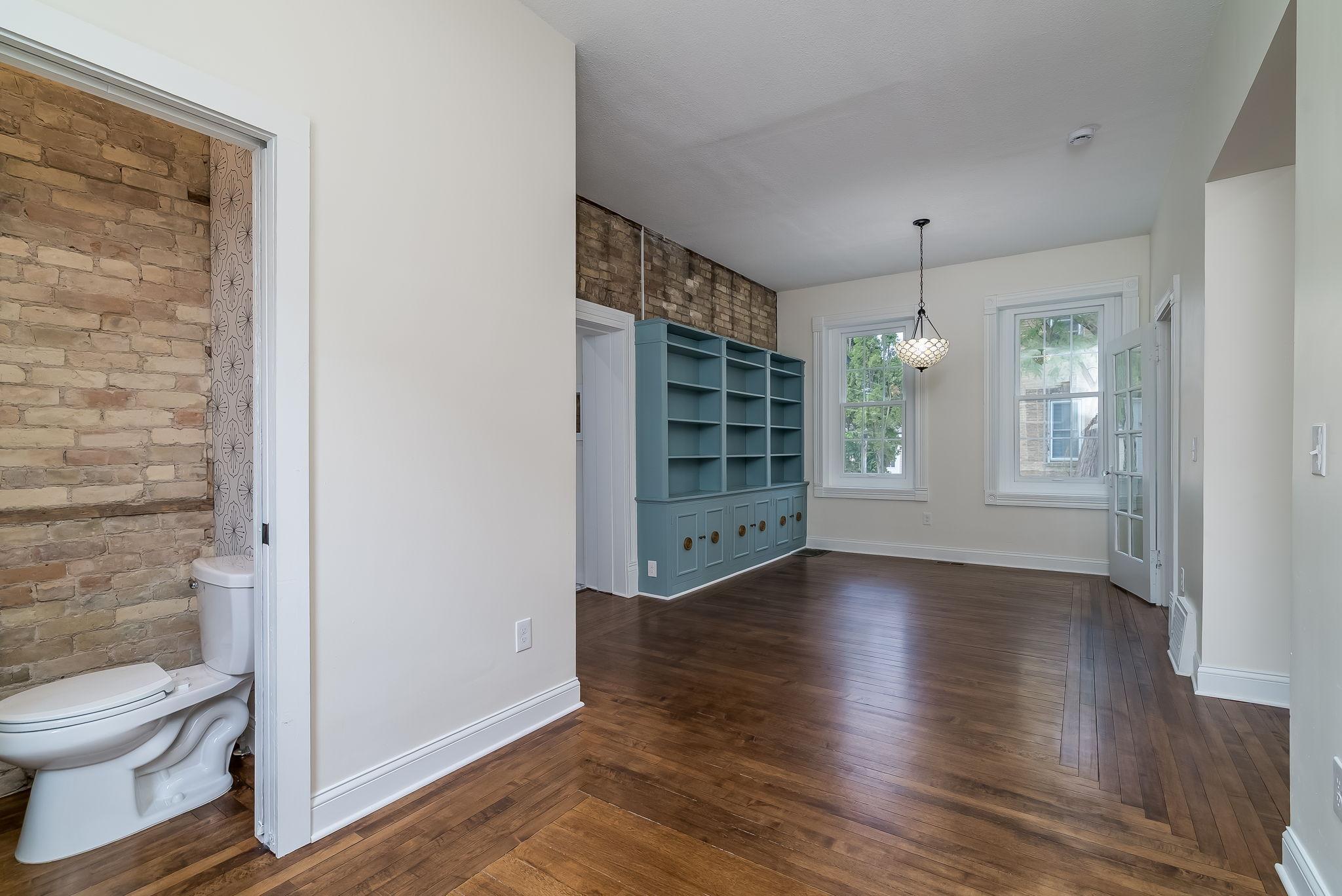 121 N Hickory Street